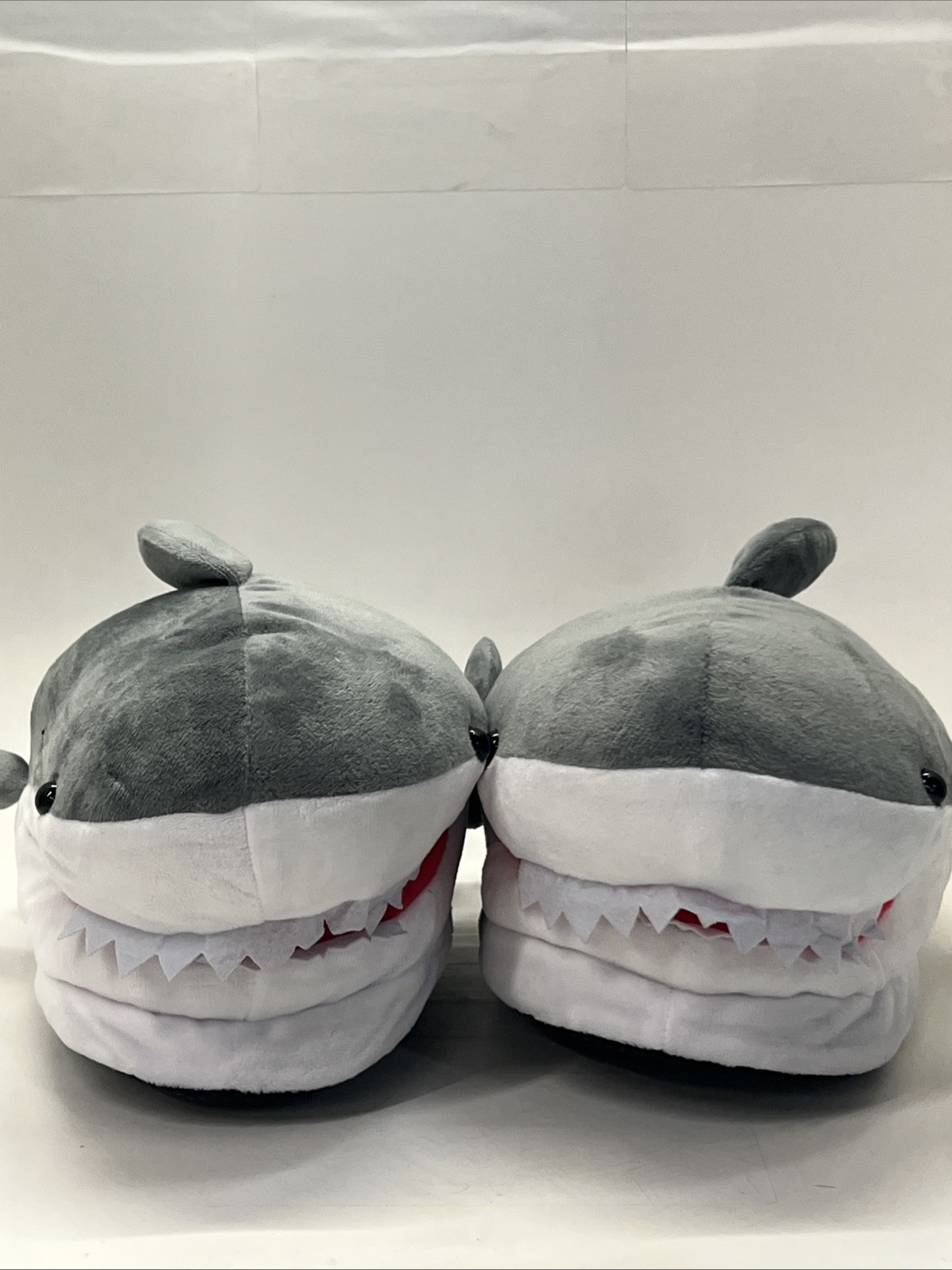 Unisex Adults Soft Sharks Slippers Plush Comfy Animal Indoor Slippers House Shoe