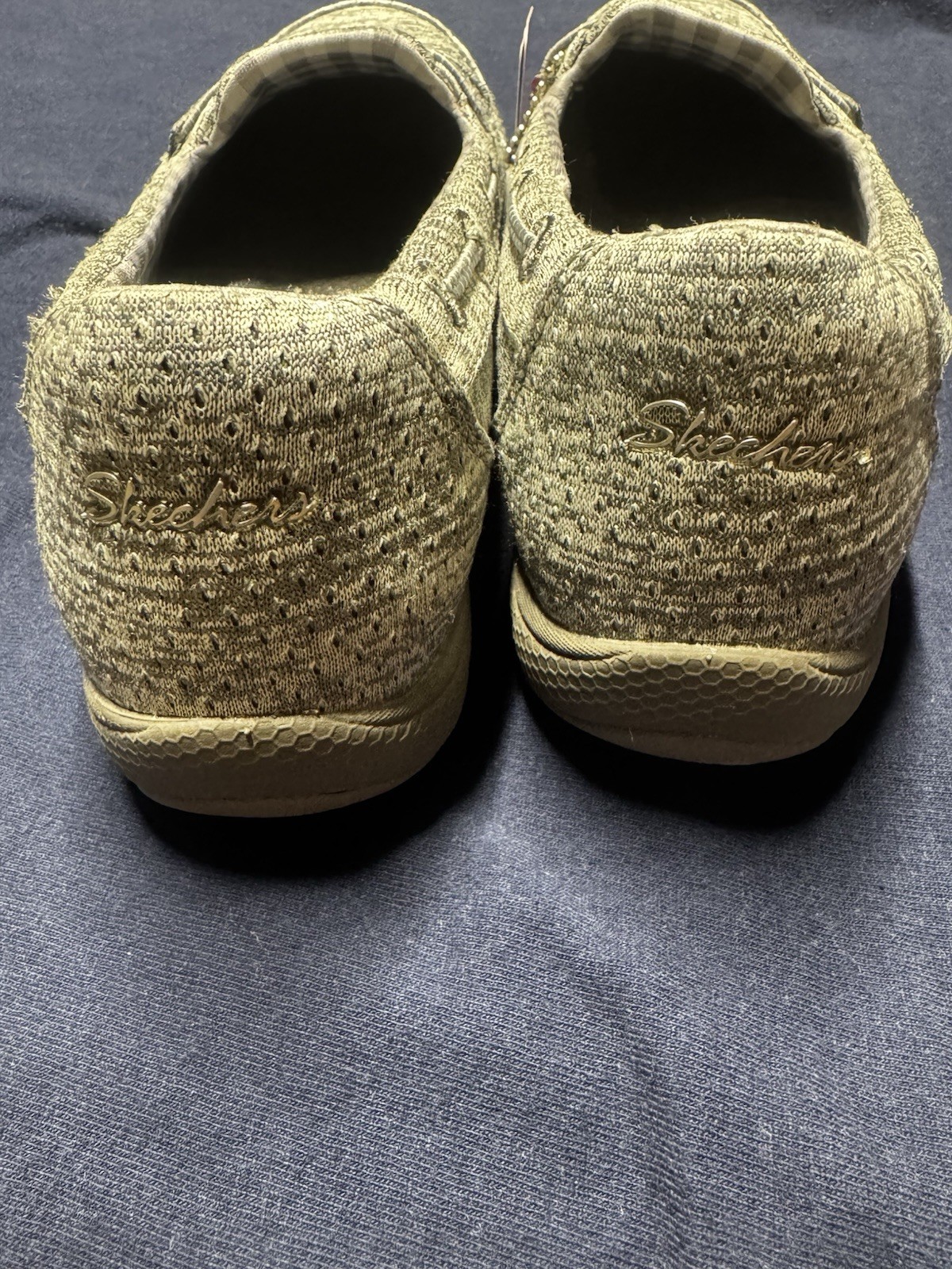 New !! Women’s Sketchers Relaxed Fit Air Cooled Memory Foam Size 6