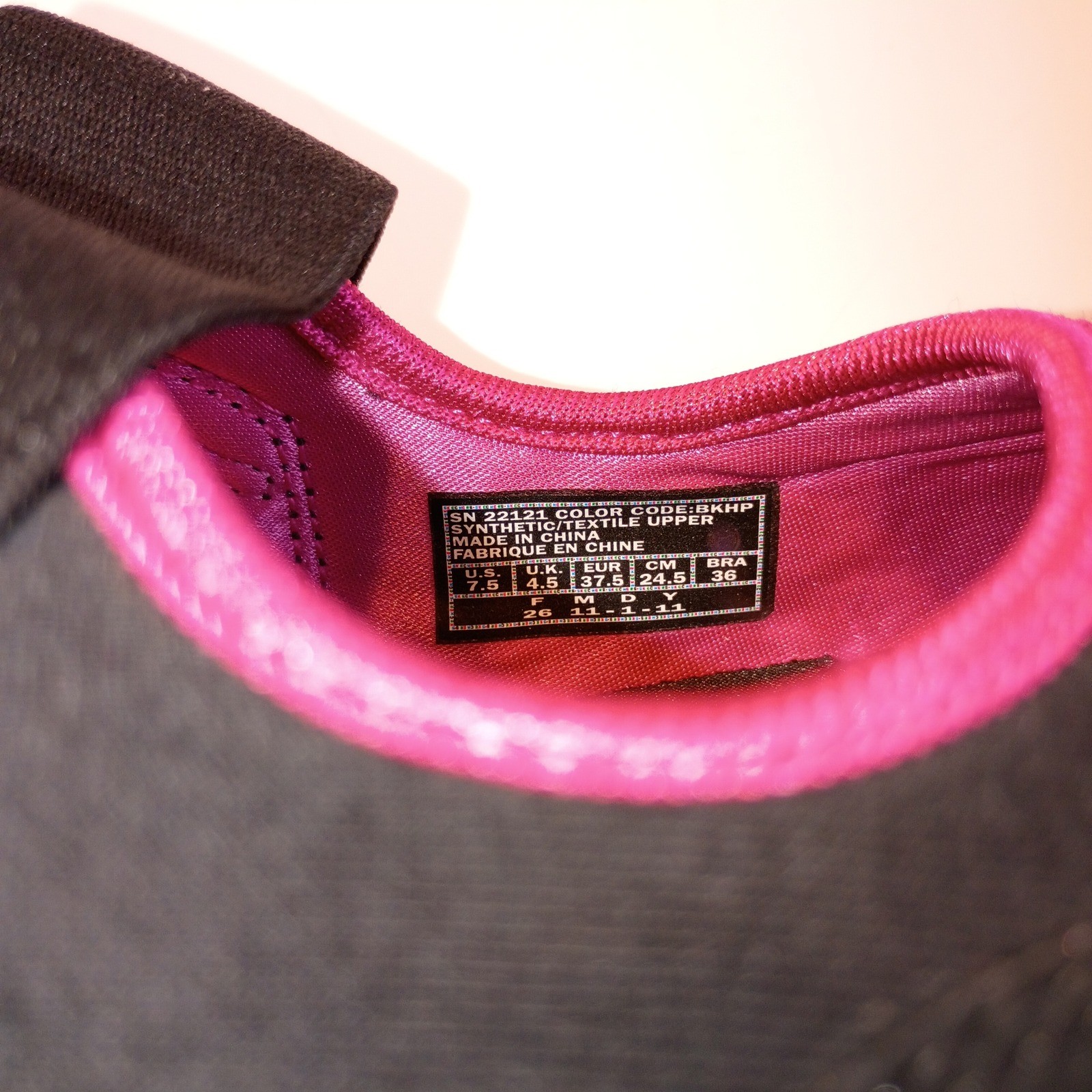 Skechers Womens Mary Jane Sneakers Black Pink Slip On Walking Shoes 7.5