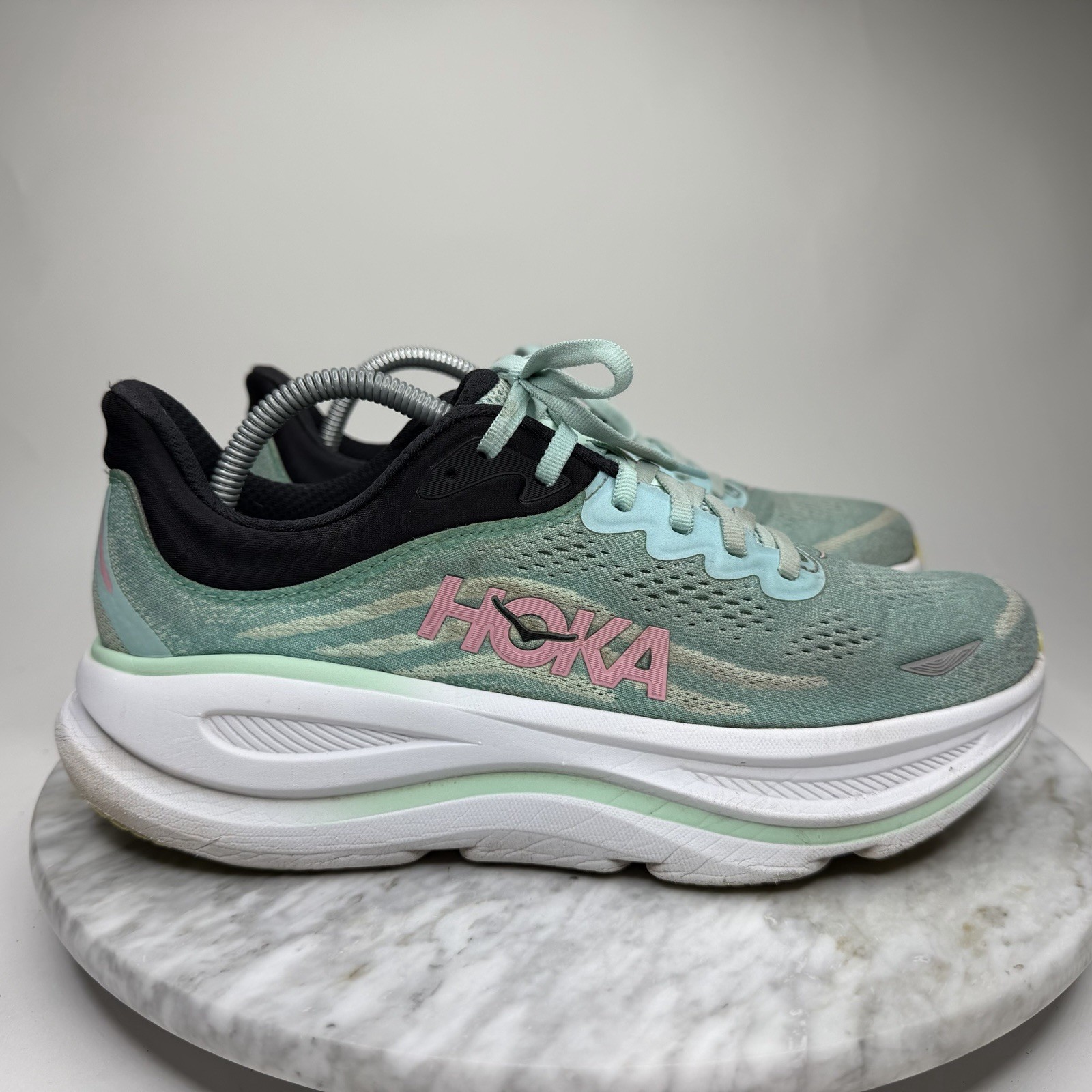 Hoka OneOne Bondi 9 Spark/Mint Fluorite Running Shoe’ Women Size 9.5B NO INSOLES