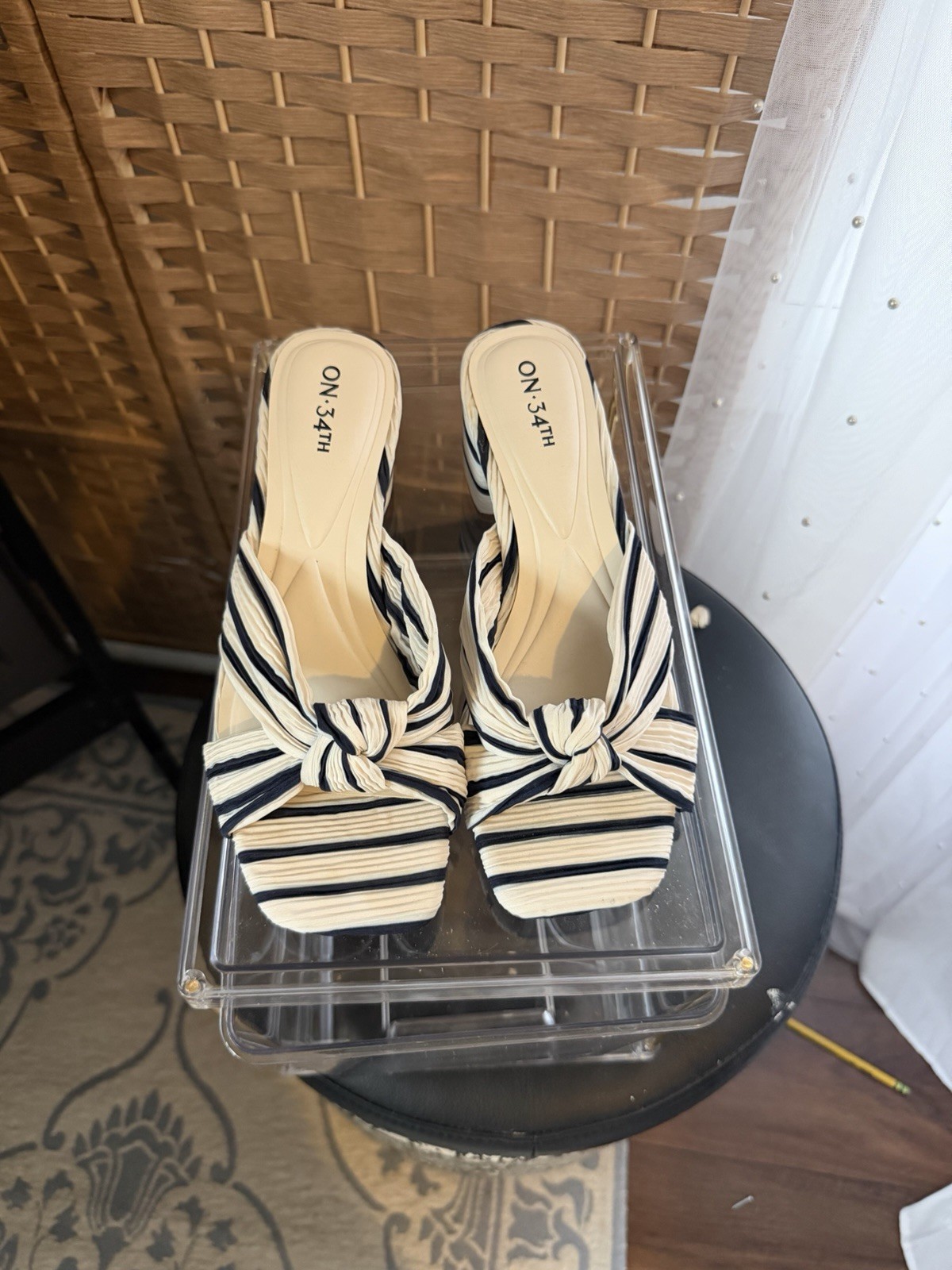 ON 34TH Women’s Ivory & Navy Striped Bow Slide Sandals Slip On US 6.5