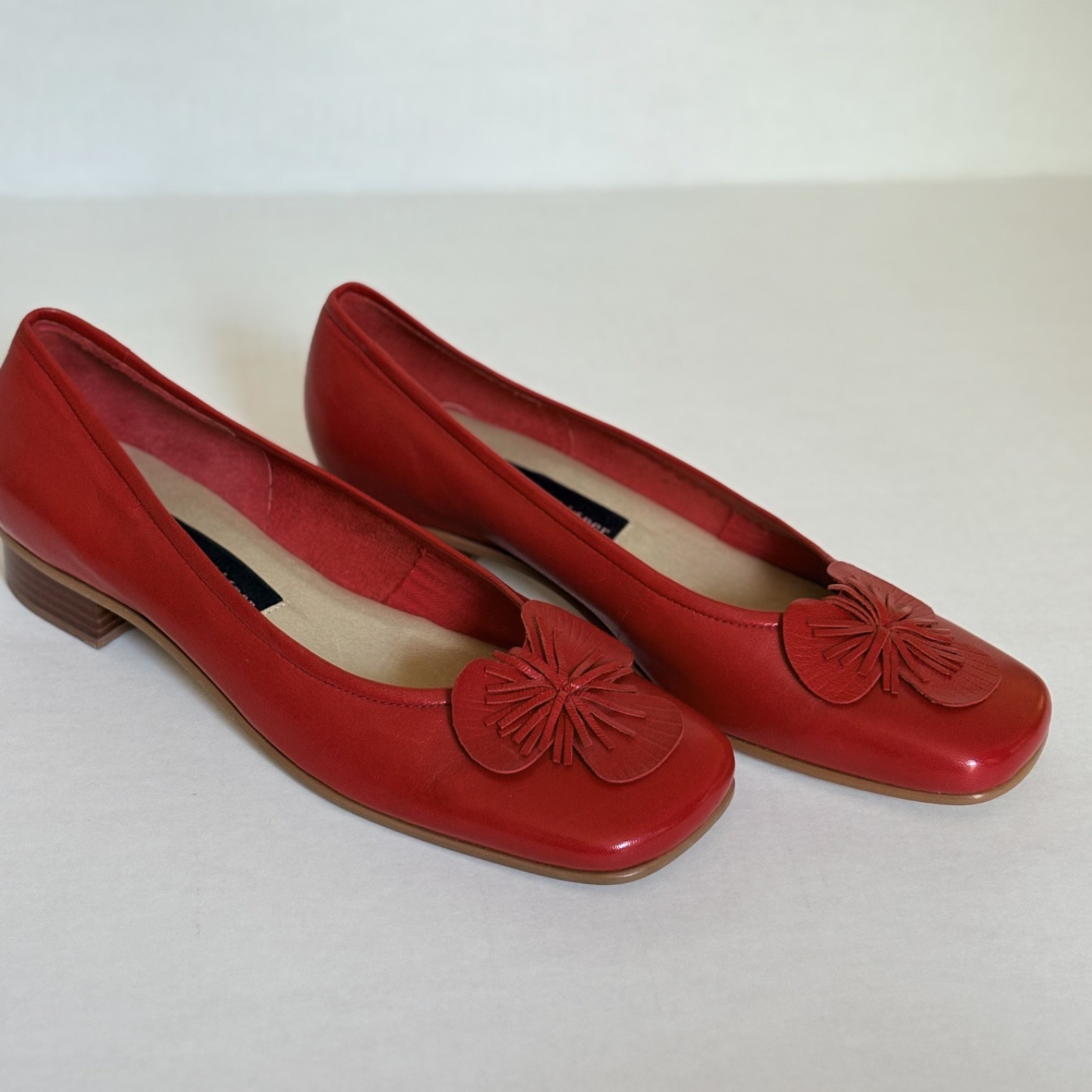 VTG Etienne Aigner Red Leather Ballet Flats 6.5 Rosette Classic The Gardener EUC