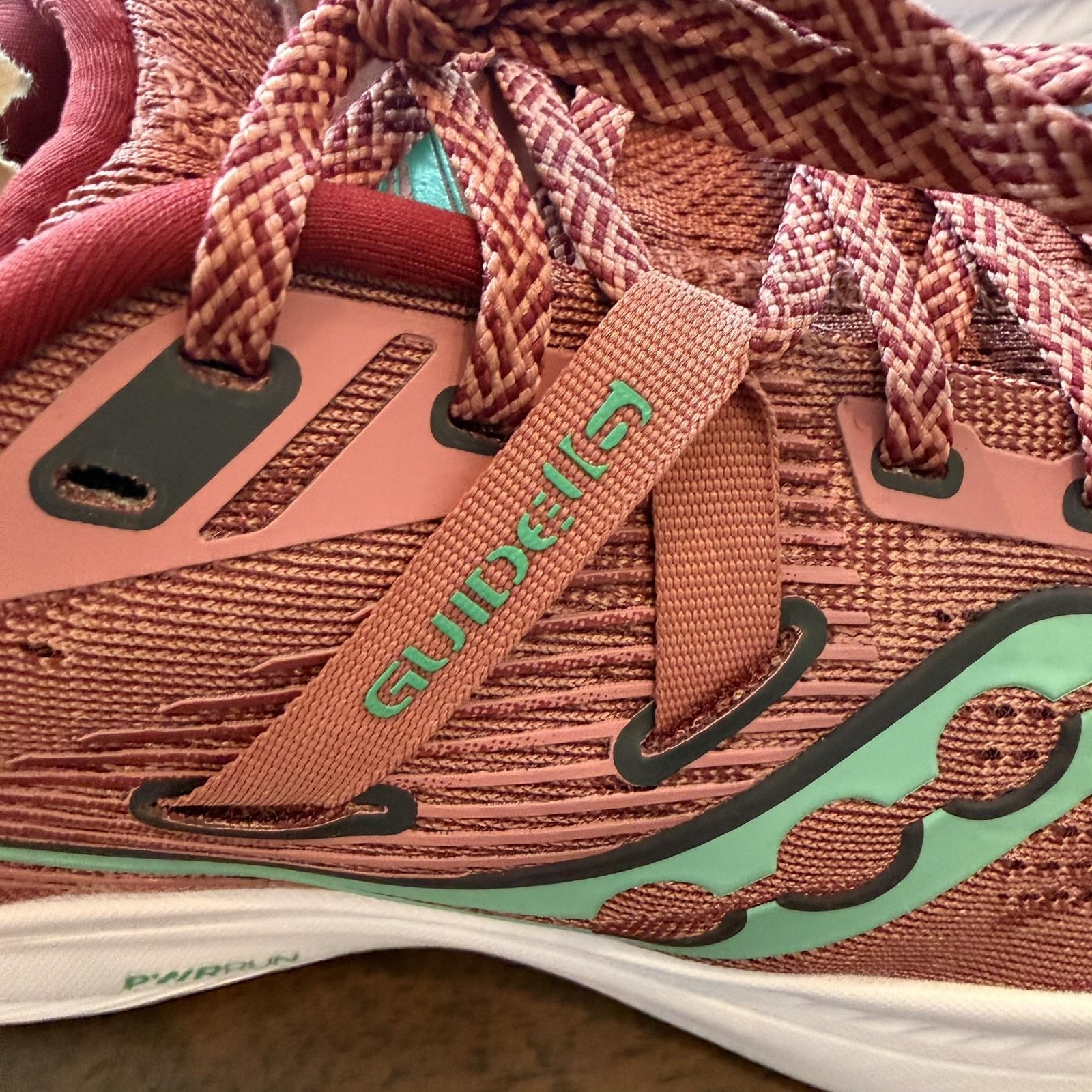 Saucony Guide 16 Shoes Womens Size 11 Pink Running Cushioned Sneakers S10810-25