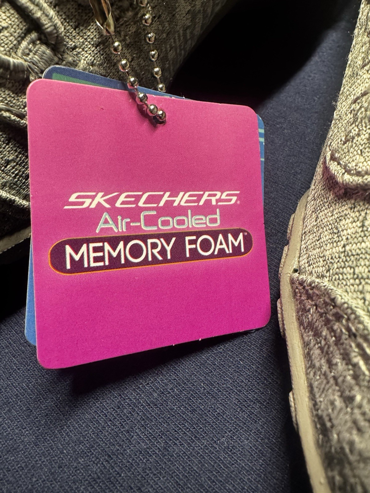 New !! Women’s Sketchers Relaxed Fit Air Cooled Memory Foam Size 6