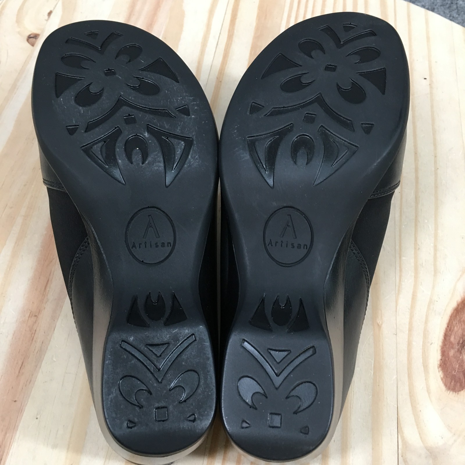 Clarks Artisan Tyler Mules Clogs Shoes Womens 7XW Extra Wide Black Leather NEW