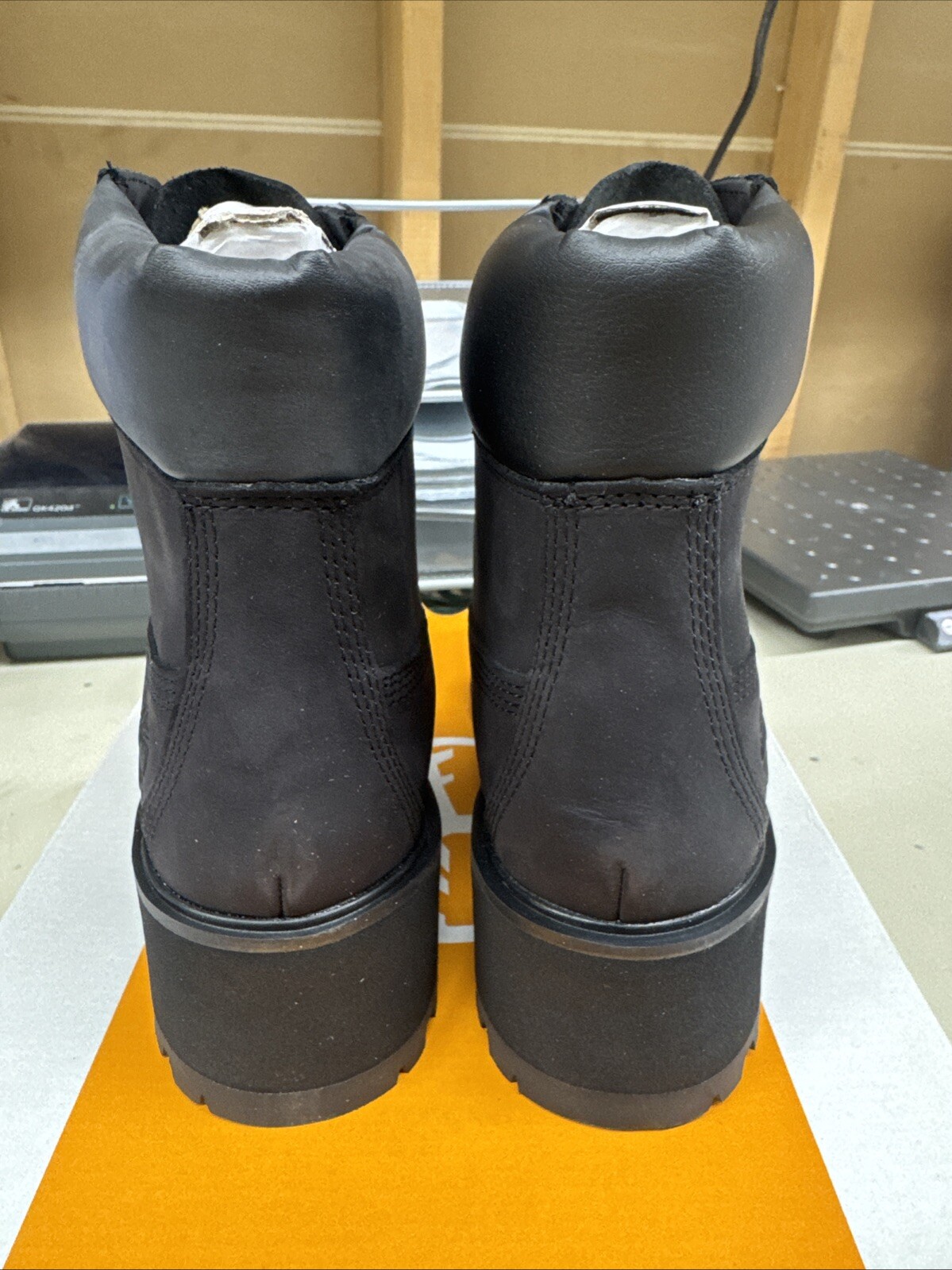 PICK SIZE – Timberland Women’s Kinsley BLACK Nubuck 6 Inch Waterproof Boot