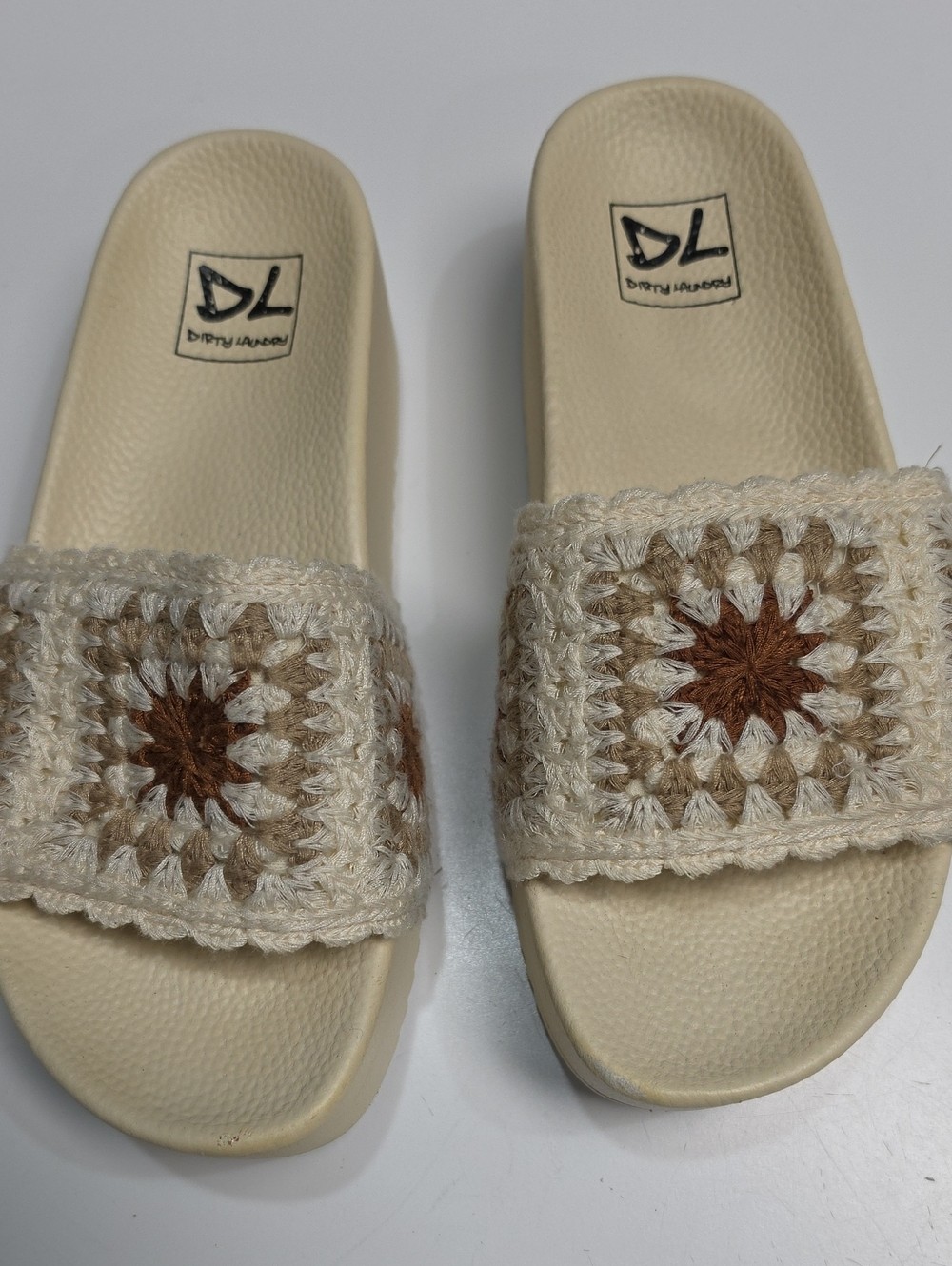 Dirty Laundry Worble Platform Crochet Slide Sandals – Cream and Brown – Size 7.5
