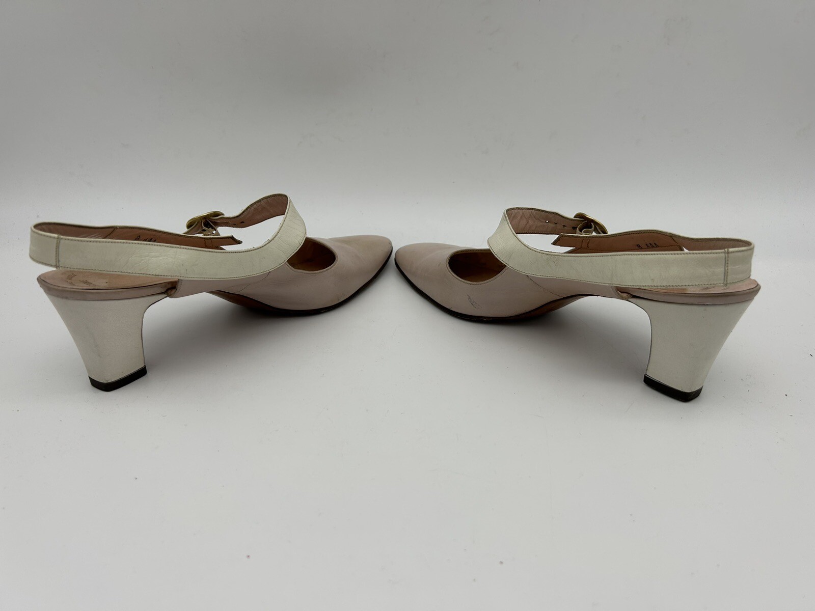 Vintage 1960’s AMALFI light Lilac Leather Slingback Pumps 8 AAA