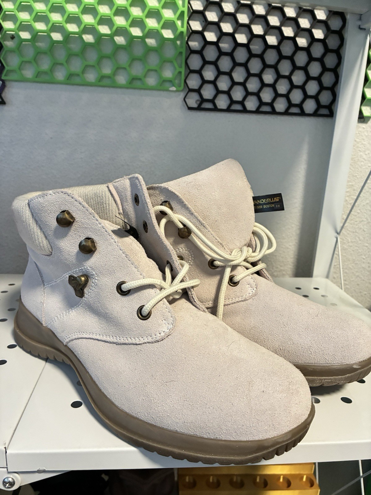 Wanderlust Boston Beige Suede Lace-Up Ankle Booties Round Toe Women’s 8M