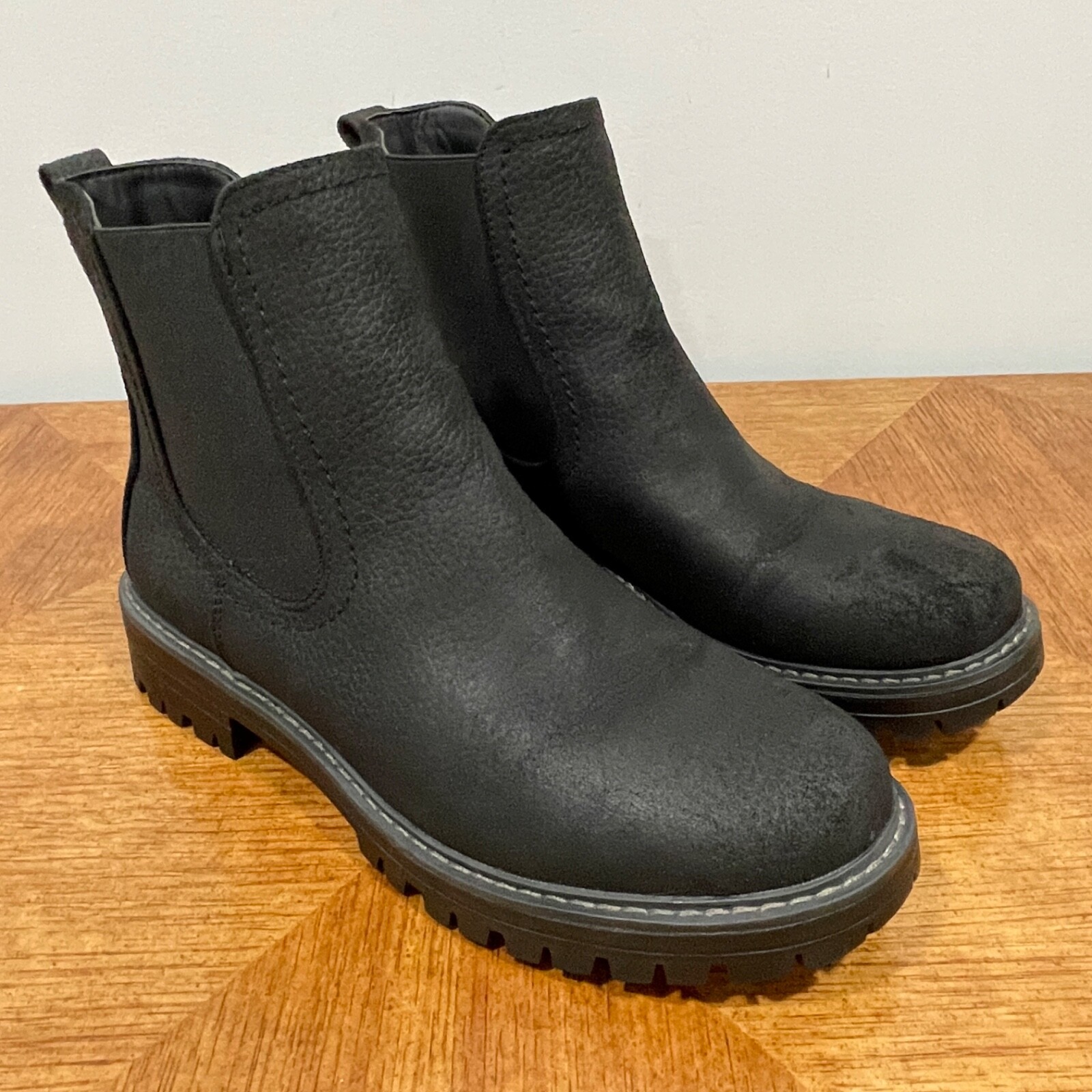 Cliffs by White Mountain Mastery Chelsea Boot Womens 9M Black Suede Textile Shoe