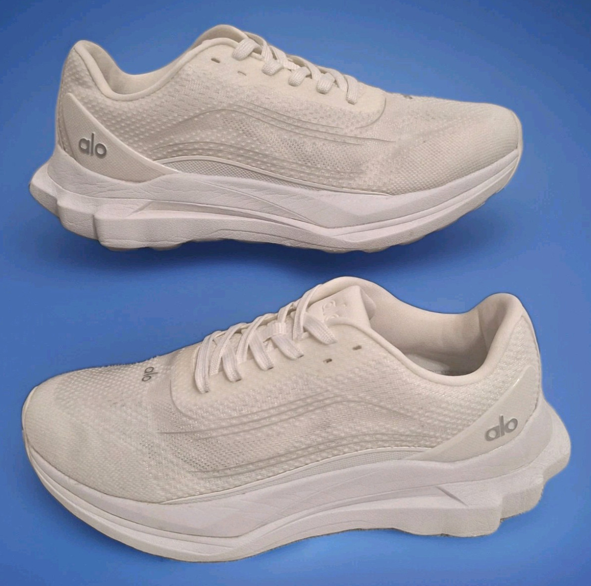 ALO Runner Unisex White/White Mesh Performance Yoga Shoes A0590U Women 8.5 Men 7