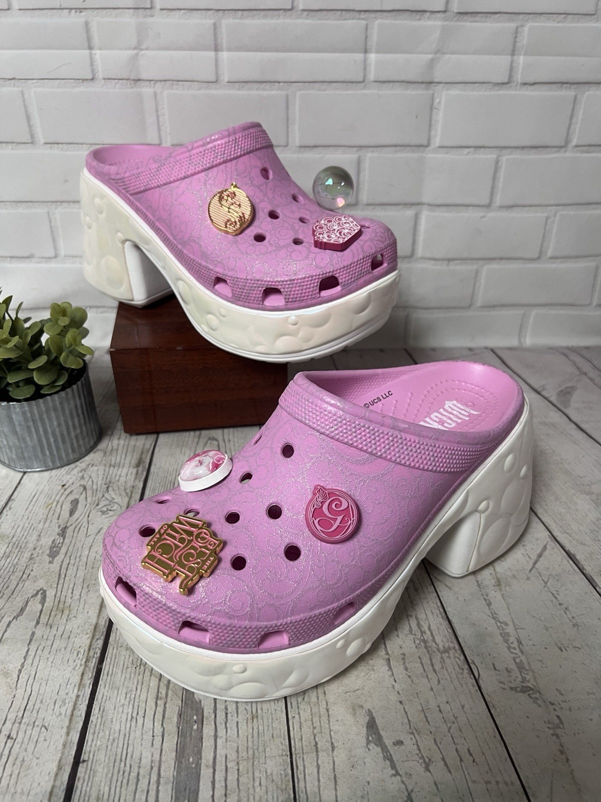 CROCS Wicked Glinda Siren Clog Pink Jibbitz Women’s Size 8 Platform Heel