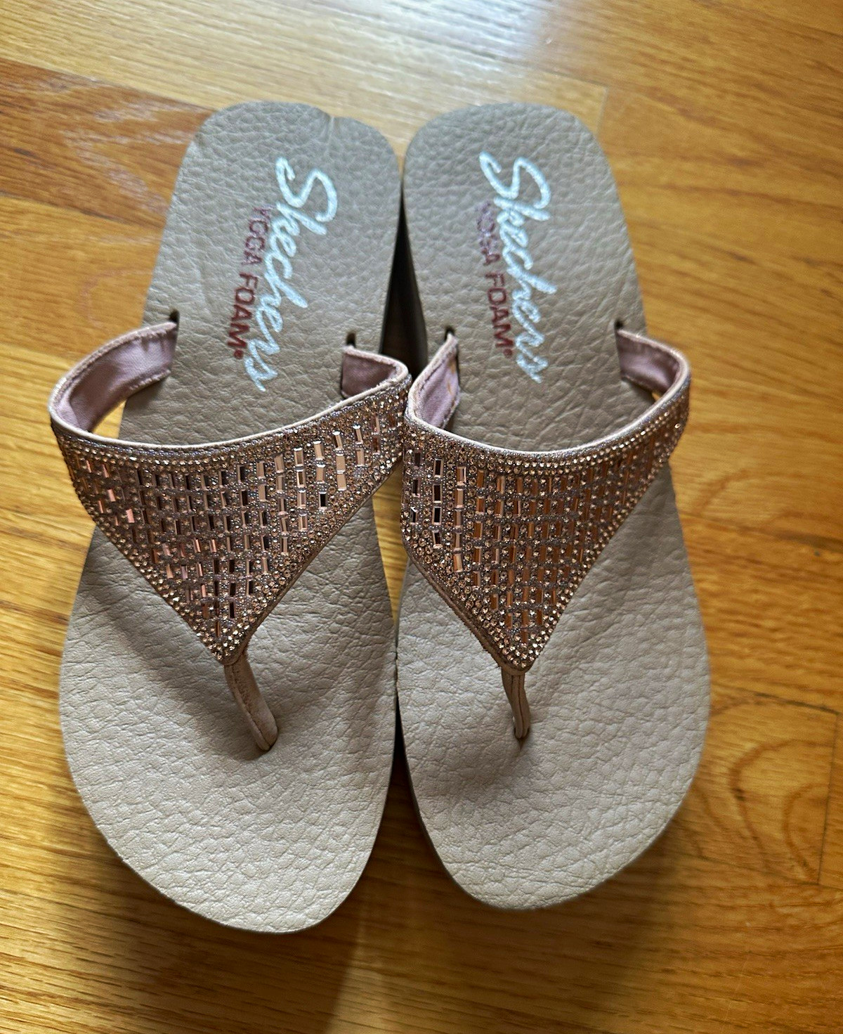 Skechers Pink Rhinestone Thong Wedge Slip-On Sandals Cushioned Foam US 8