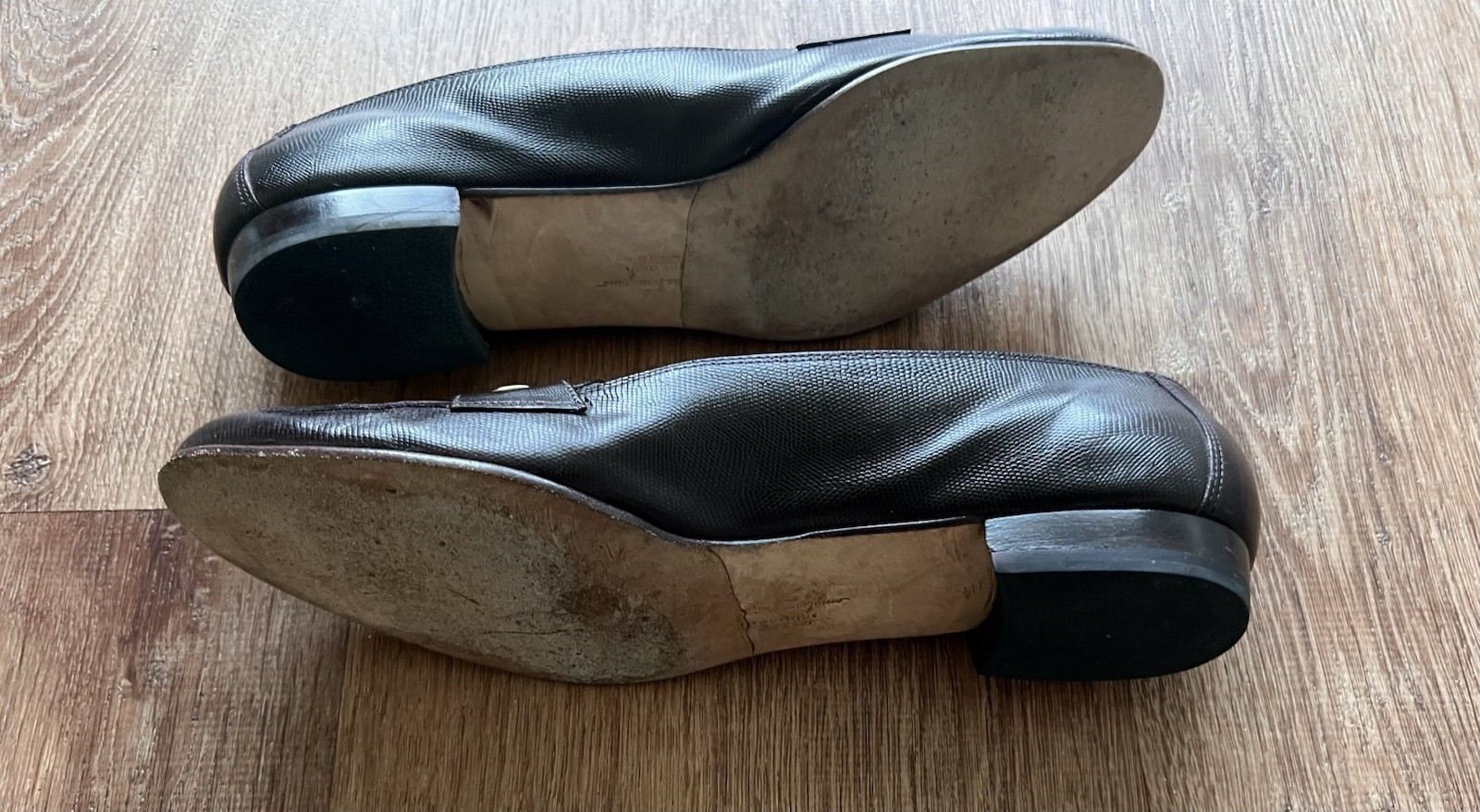 Salvatore Ferragamo Boutique Brown Leather Loafer Flats Gold Accents 10.5AAA