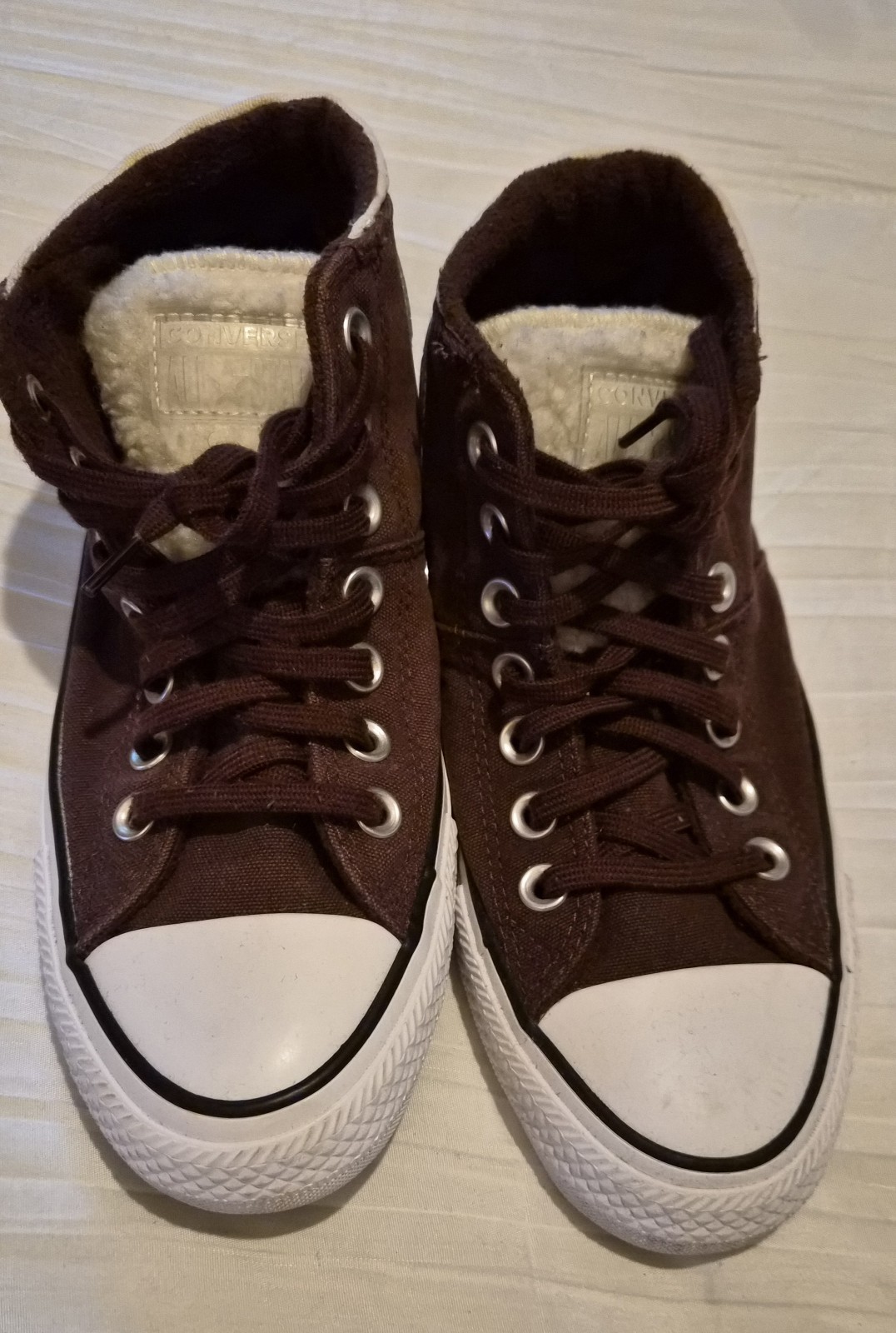 Women’s Chuck Taylor Low Top size 7.5