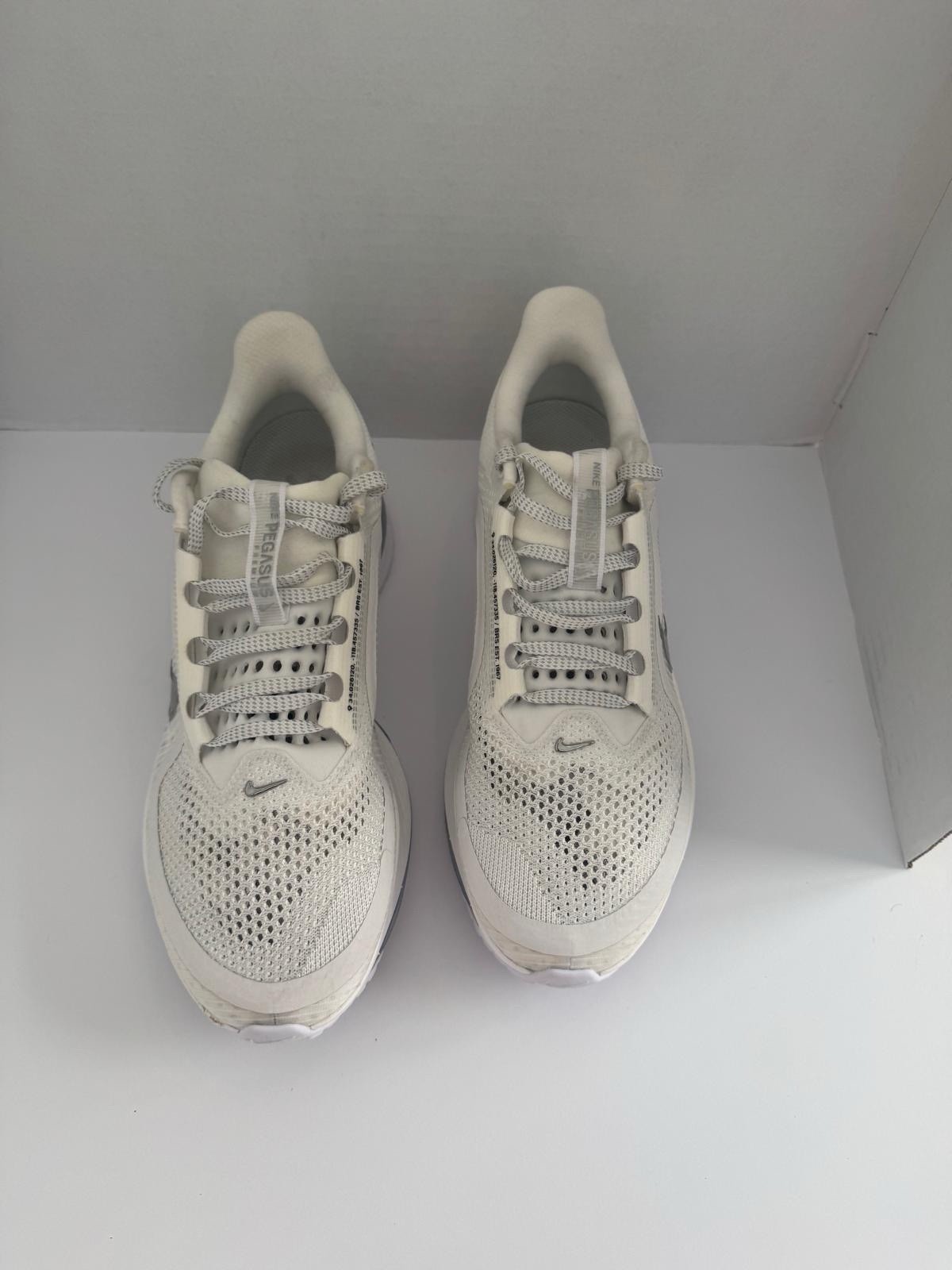 Women’s Nike Pegasus Premium “White / Metallic Silver