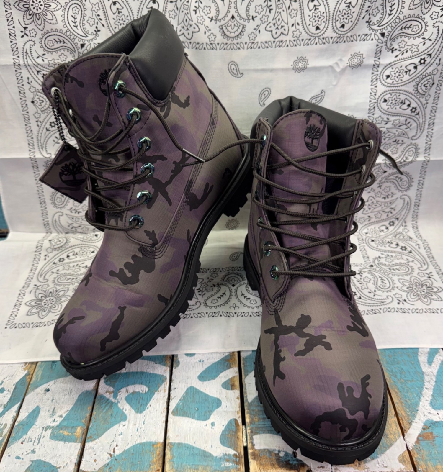 Timberland A25E3 Purple Camo 6″ Iridescent Premium Fabric Boots Womans Sz 10