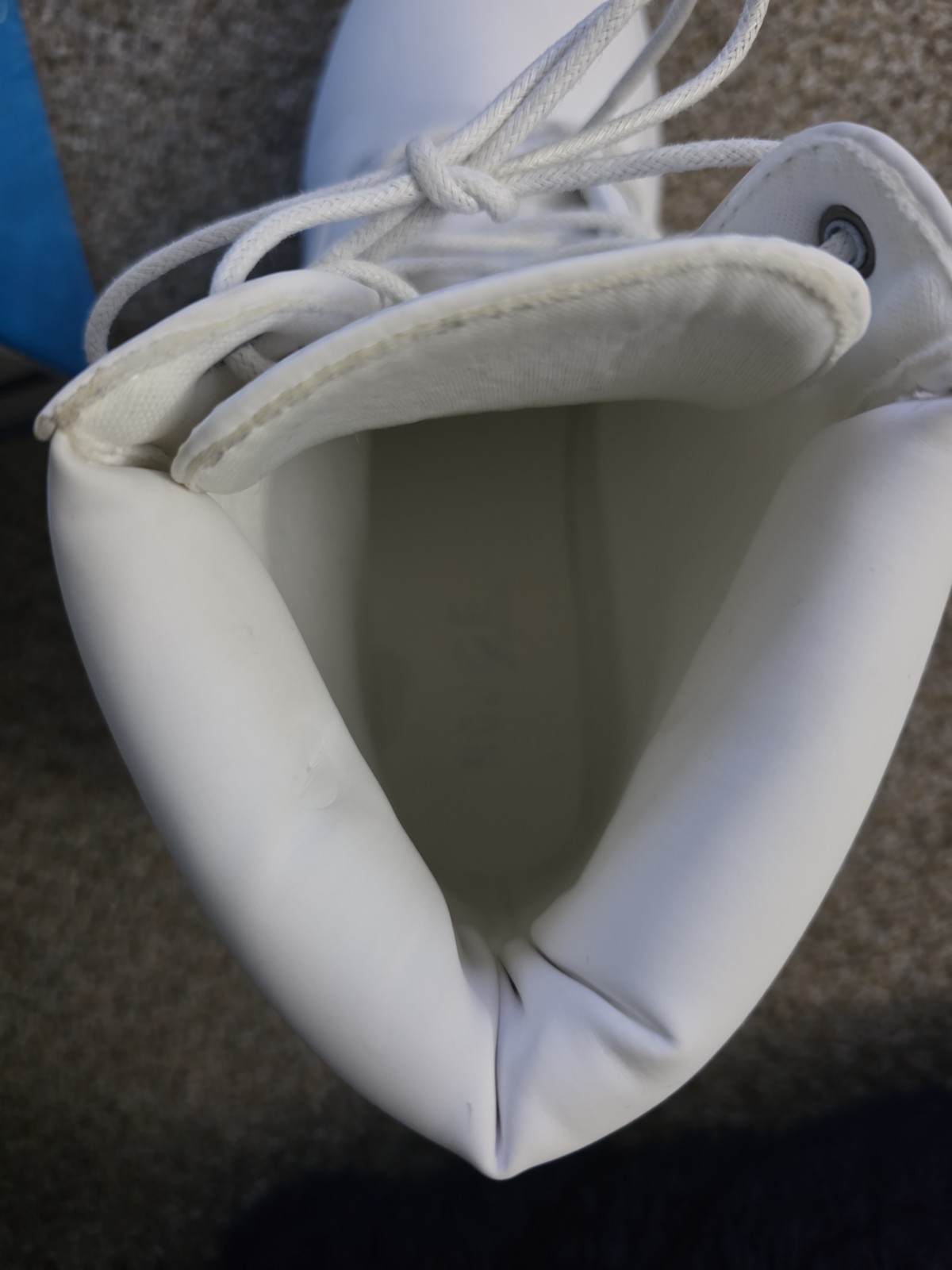 Rouge White On White Boots Size 7.5
