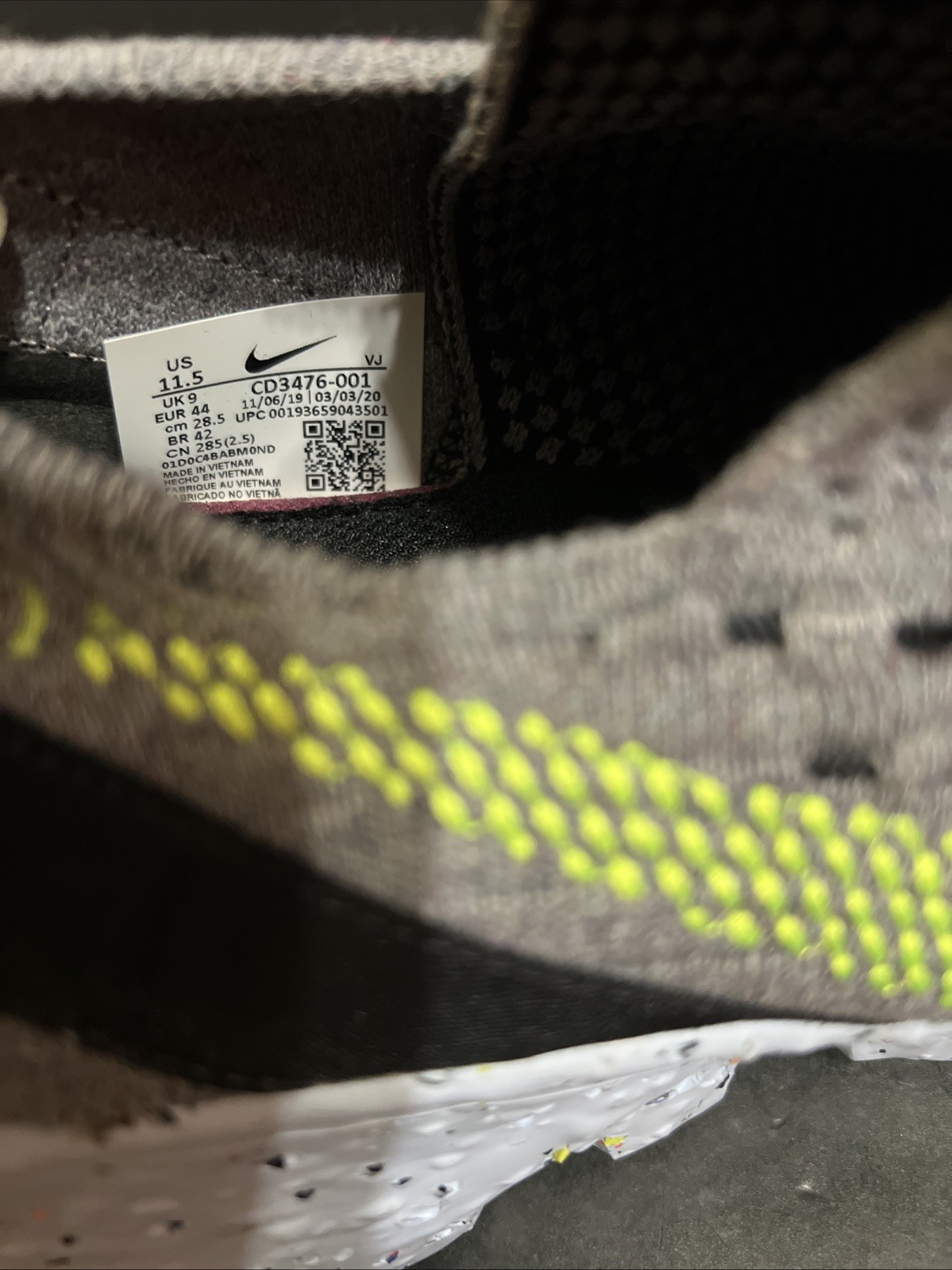 Sz 11.5 – NIKE WMNS SPACE HIPPIE 04 ‘THIS is TRASH-VOLT’ MENS 10 GRAY NEW