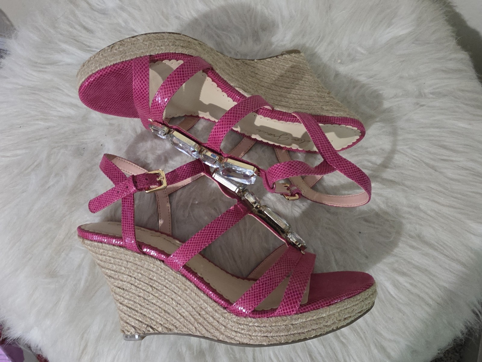 EUC Amelia Grace Fuschia AG Rachel Jeweled Strappy Wedge Sandals Size 6 W/ Box
