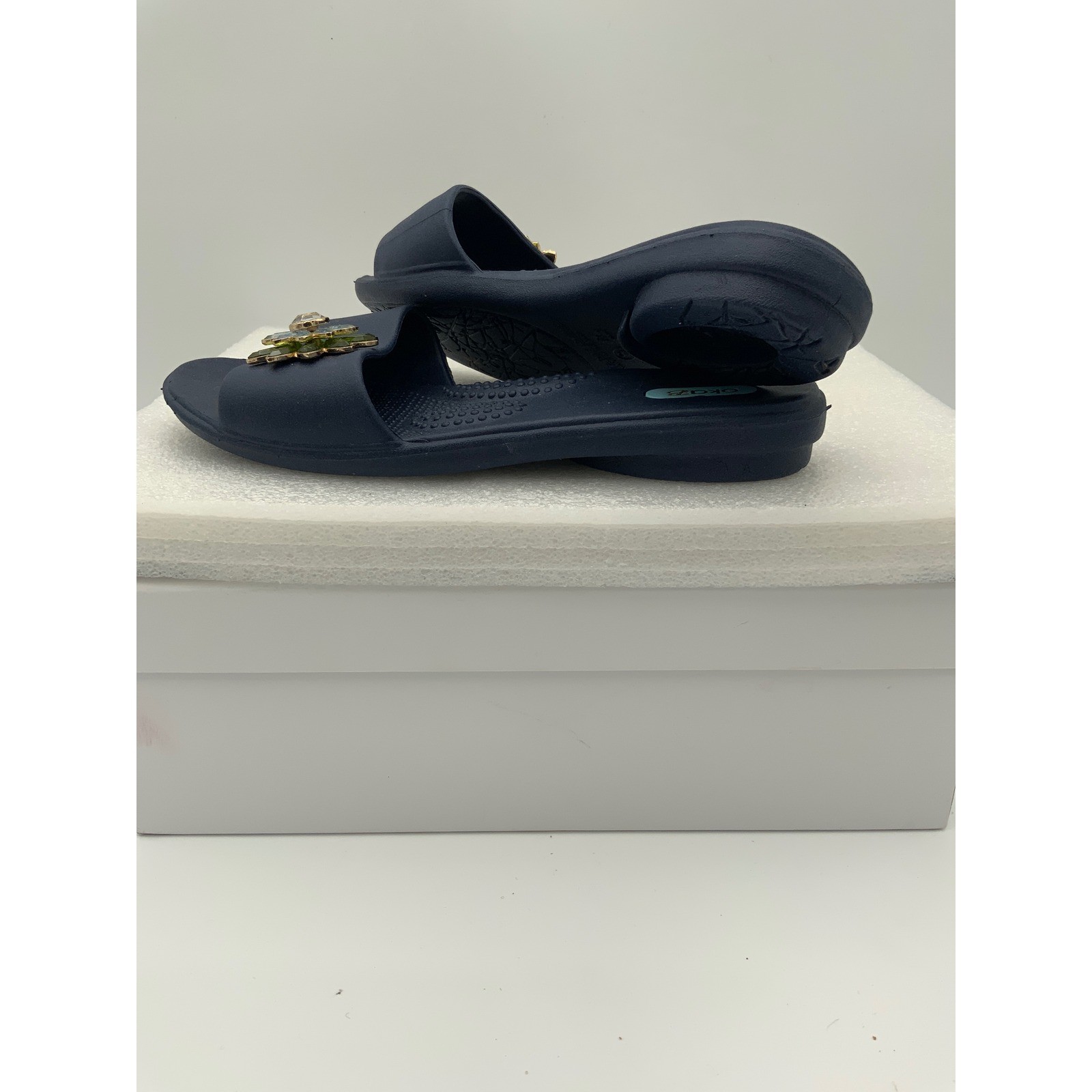 Oka-B Womens Navy Blue Jeweled Flower Slide Sandals Size S Made in USA