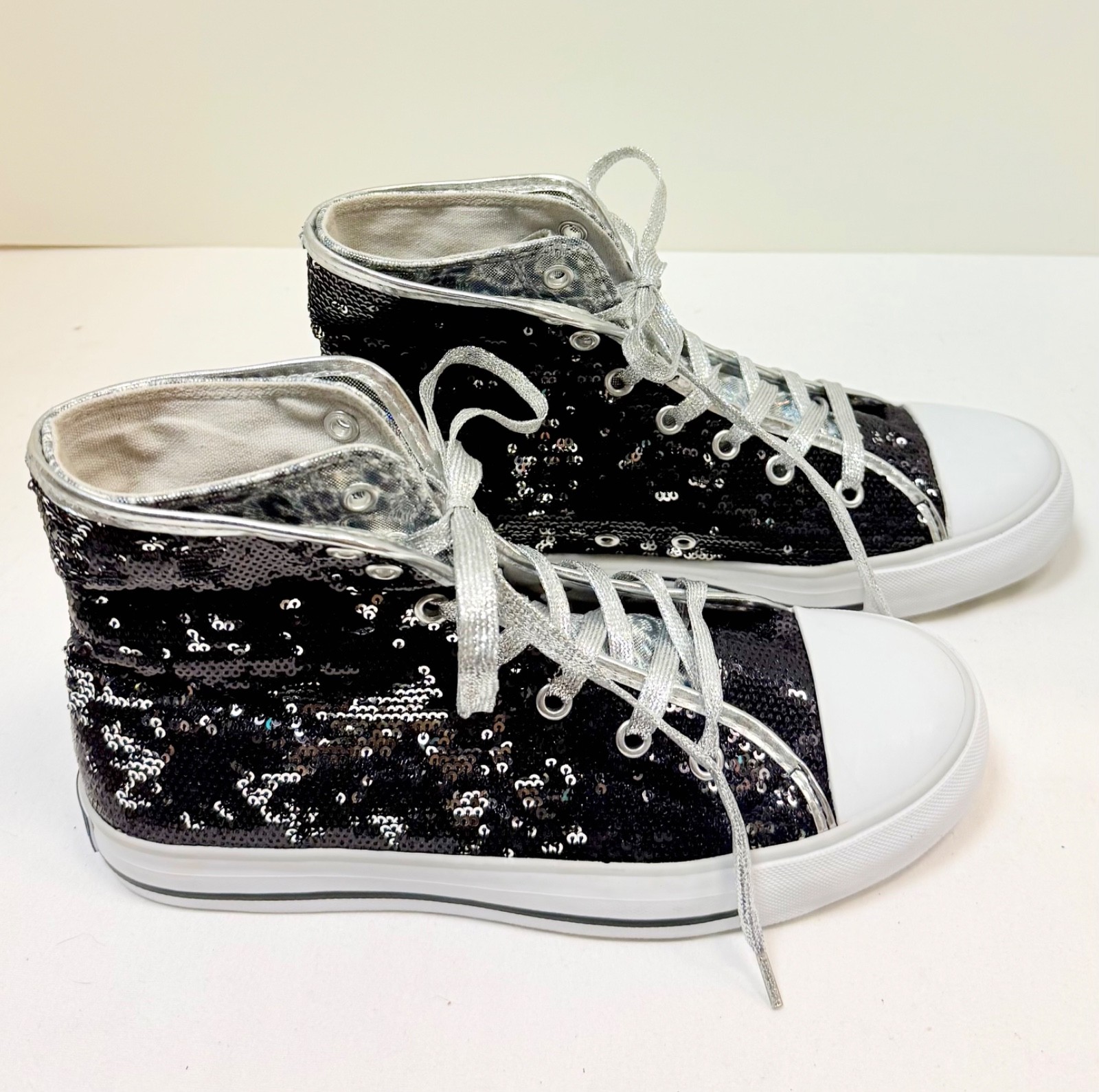 Gotta® Flurt Women’s size 8 Black/Silver Sequin Hi-Top Convertible Sneakers NIB
