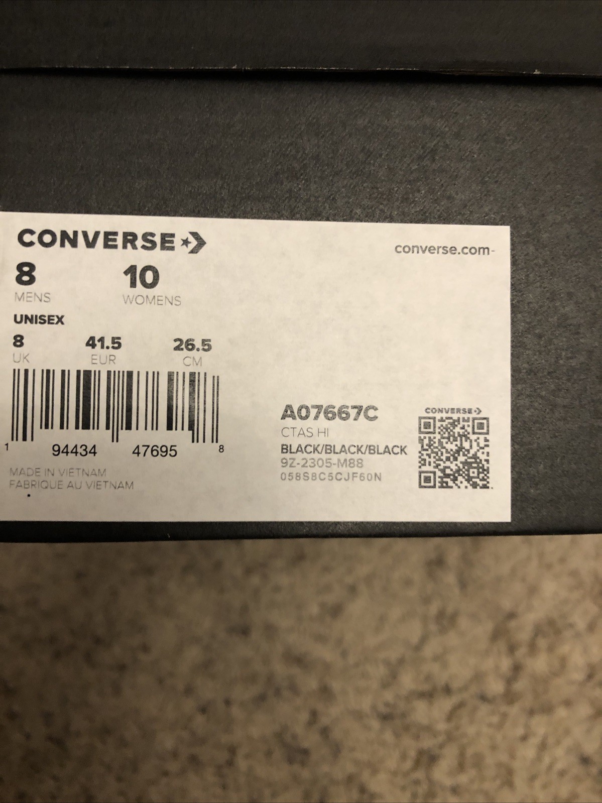 Converse Lot (4 Pairs) Size 8 Men/10 Women. Open to Reasonable Offers.