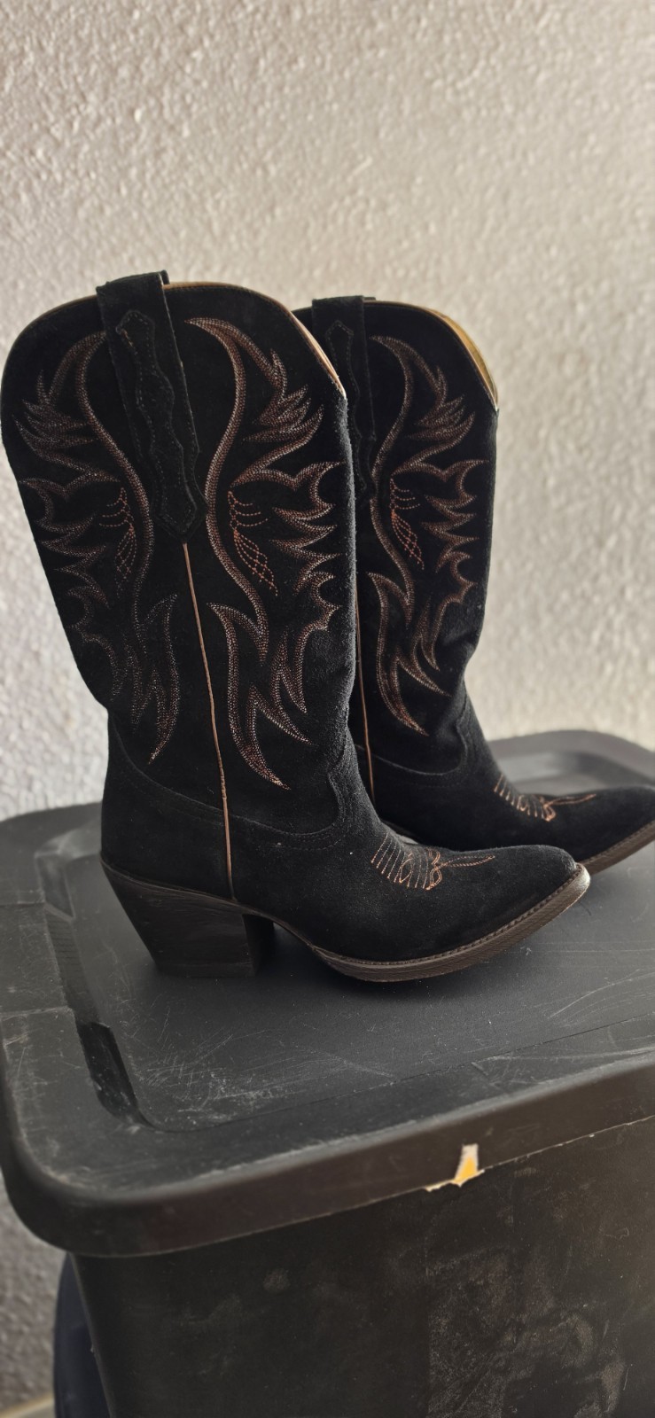 Idyllwind Charmed Life western boots feature black suede with intricate metallic