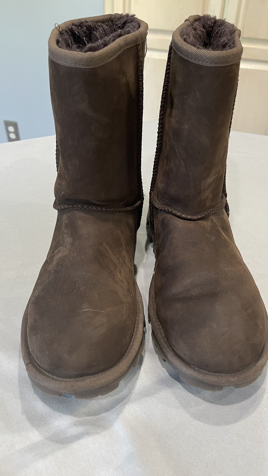 Ugg Essential Short Boots Women’s 10 Brown Leather Winter Lined Comfort Pull On