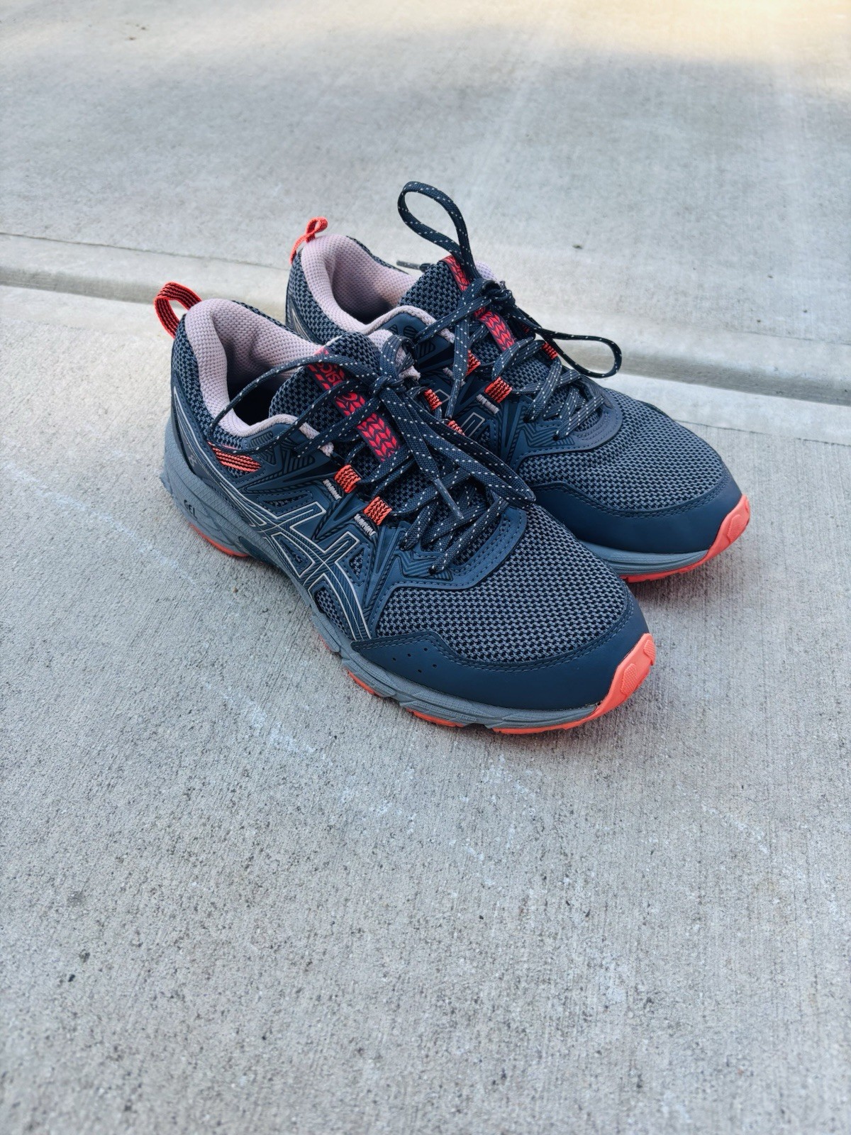 Asics Gel Venture 8 Women’s Trail Running Shoes Size 8