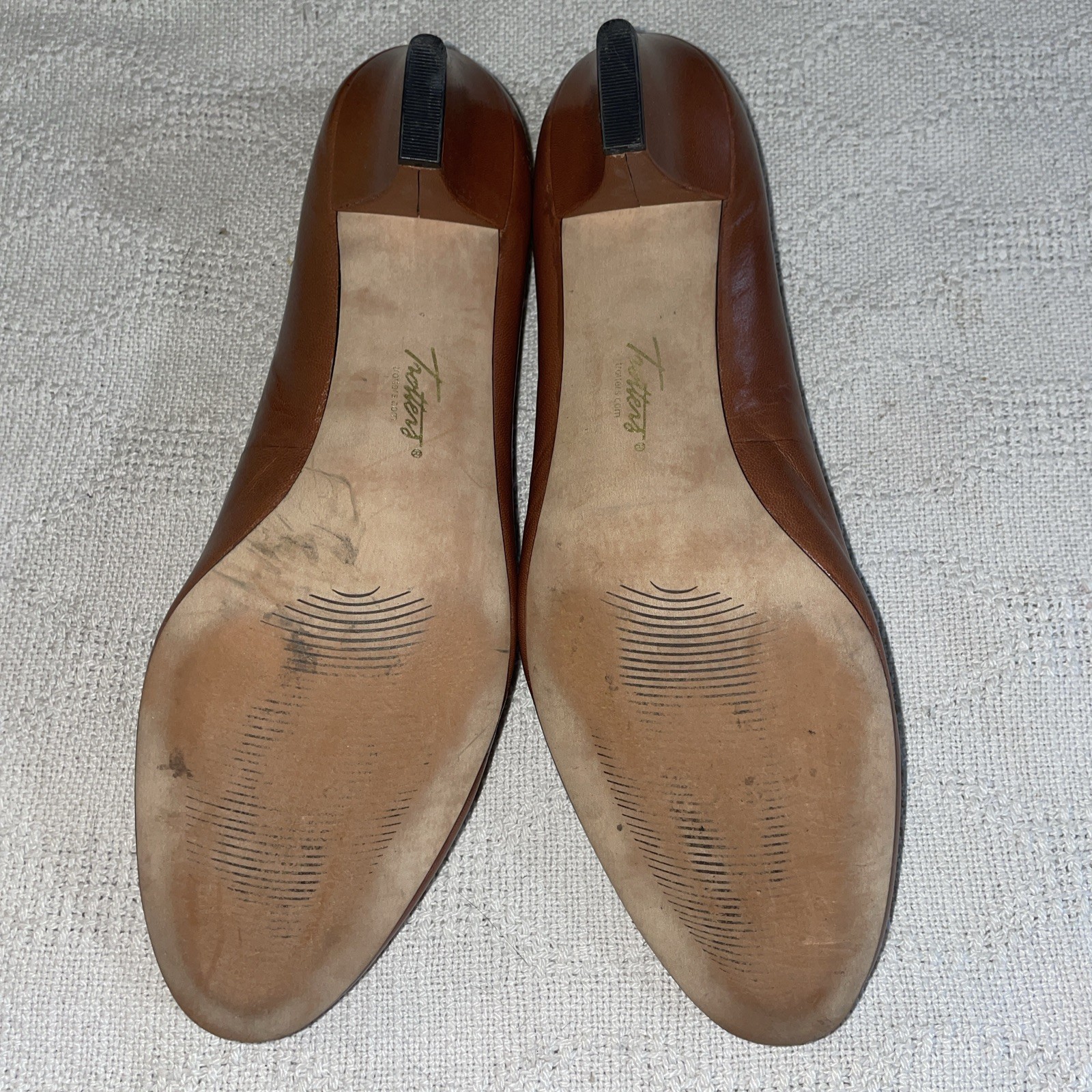 Trotters Women’s Dress Pumps Size 12 M Brown Leather Business Formal