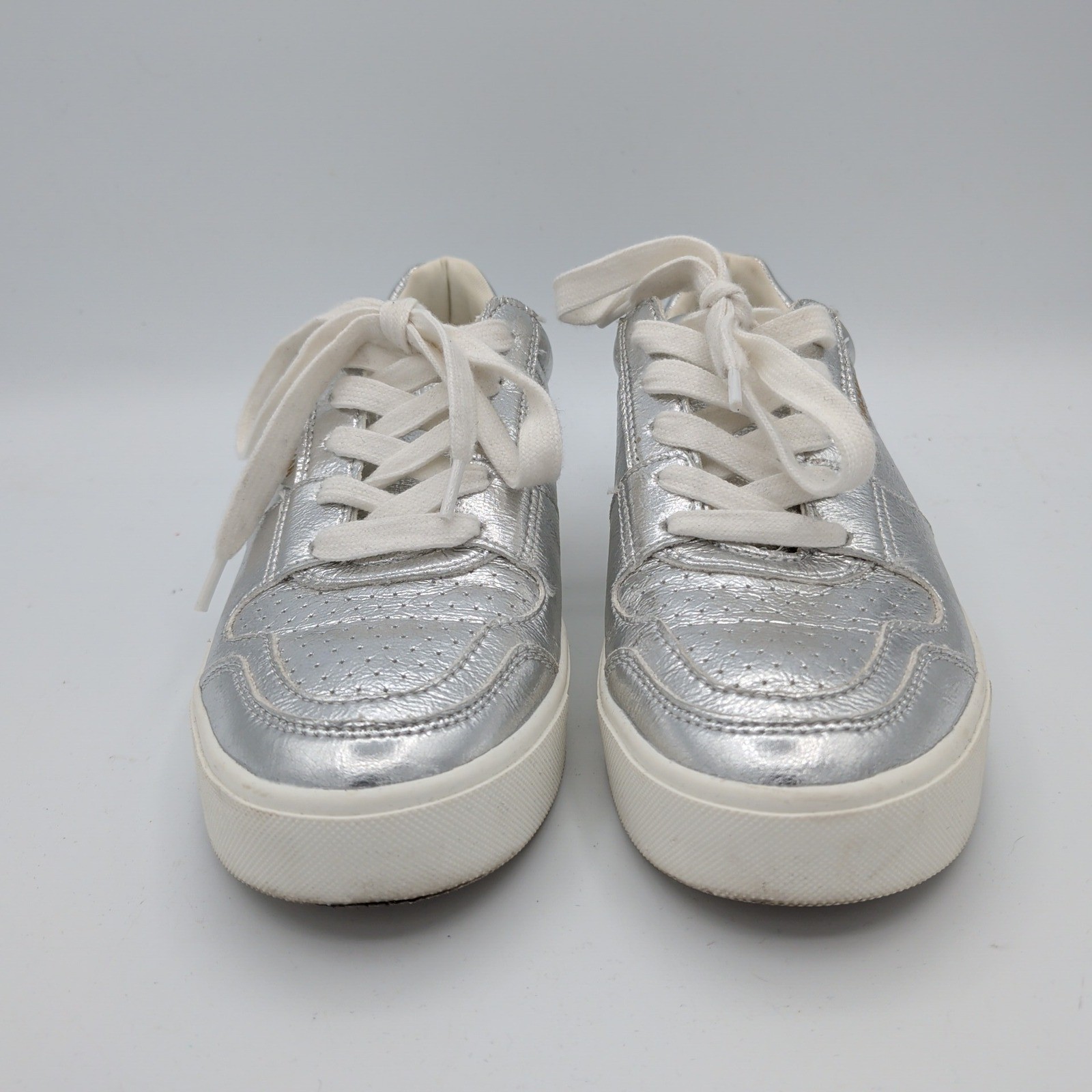 Sam Edelman Edie Silver Metallic Low Top Sneakers Womens Size 6M SE-1980