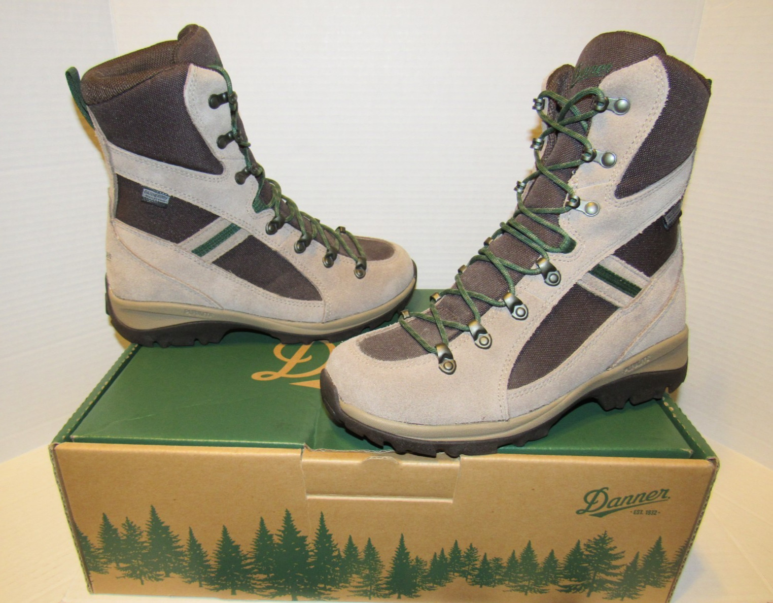 DANNER WOMENS WAYFINDER 8″ HUNTING BOOTS SIZE 6.5 IN EXCELLENT CONDITION