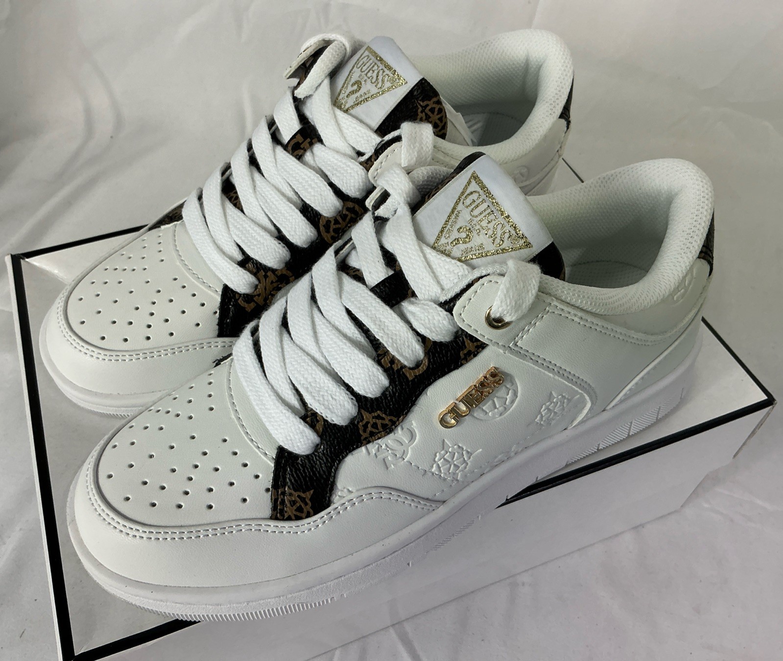 Guess Rubinn Sneakers White, Brown & Gold Women’s 6M Brand New In Box