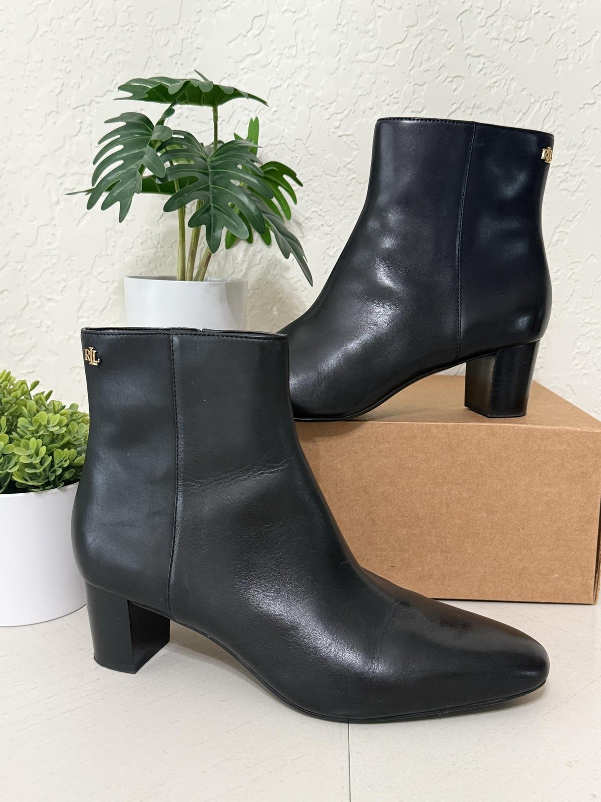 Lauren Ralph Lauren Boots Womens Size 10 40 Black Leather Ankle Zip Demi-BO-BTE