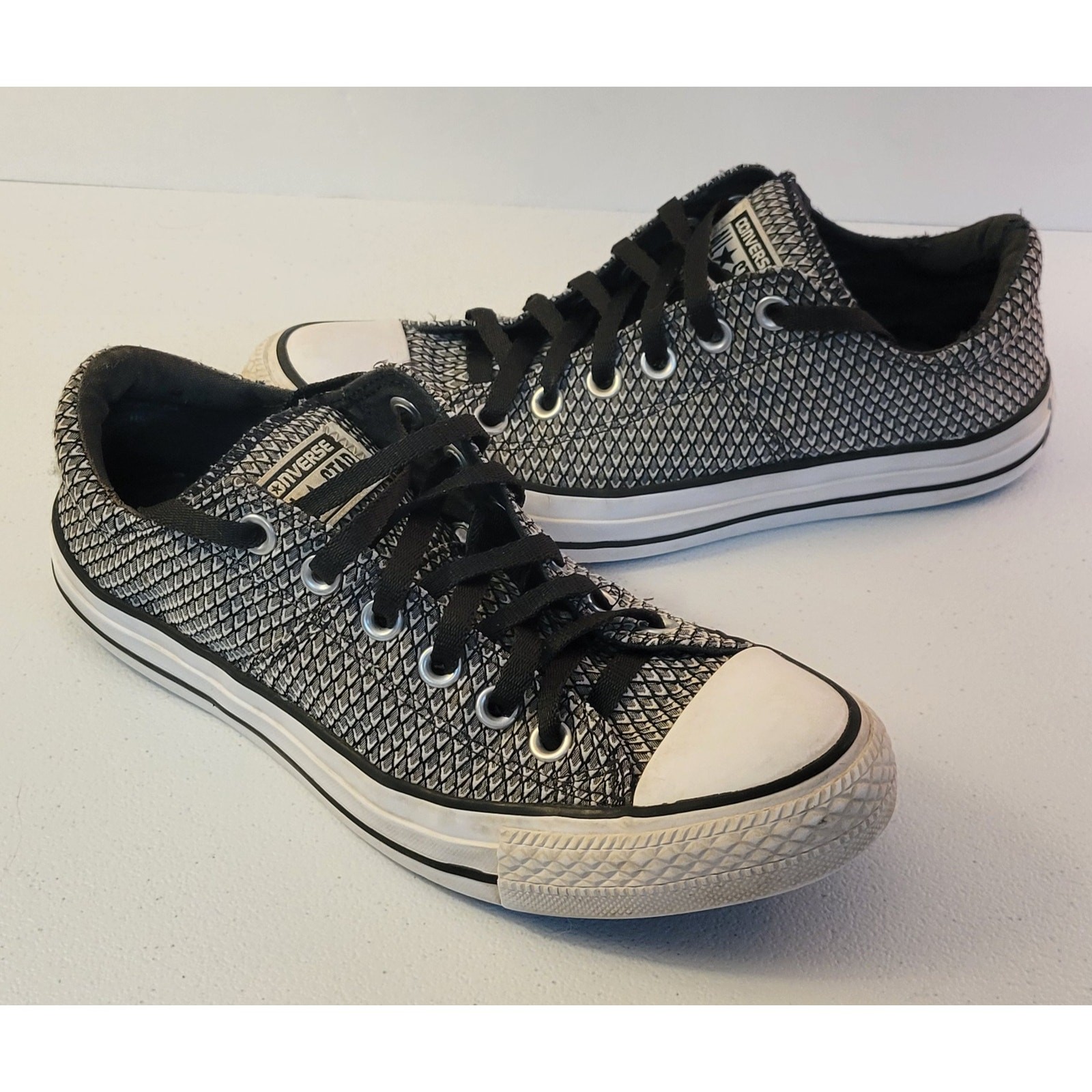 Converse Chuck Taylor All-Star Sneakers Low Top Black White Arrow Womens Size 8