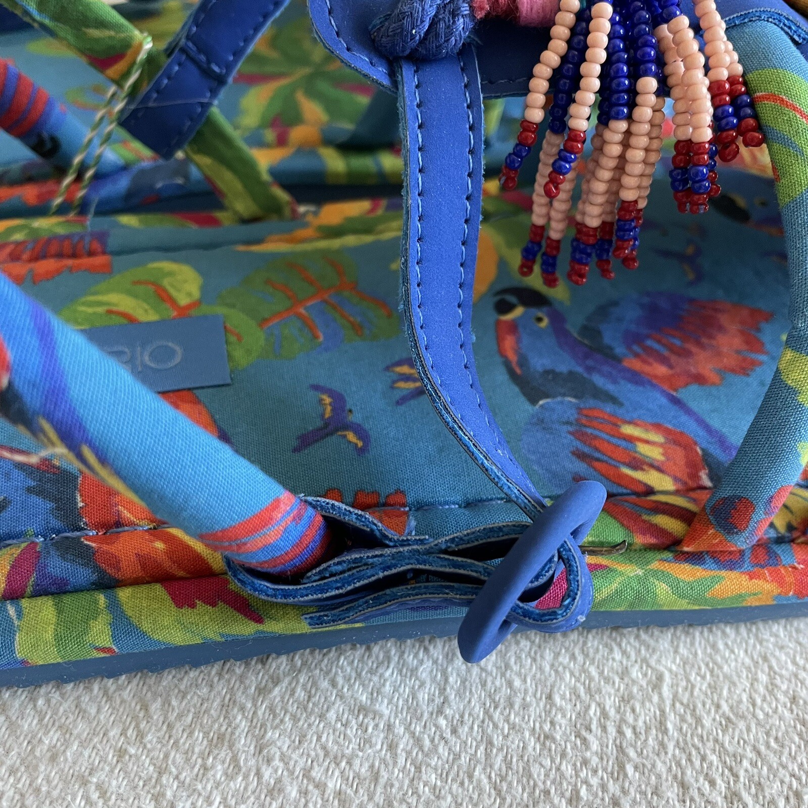 Farm Rio Women Size 11 Tropical Blue Macaw Beaded Tube Strap Sandals