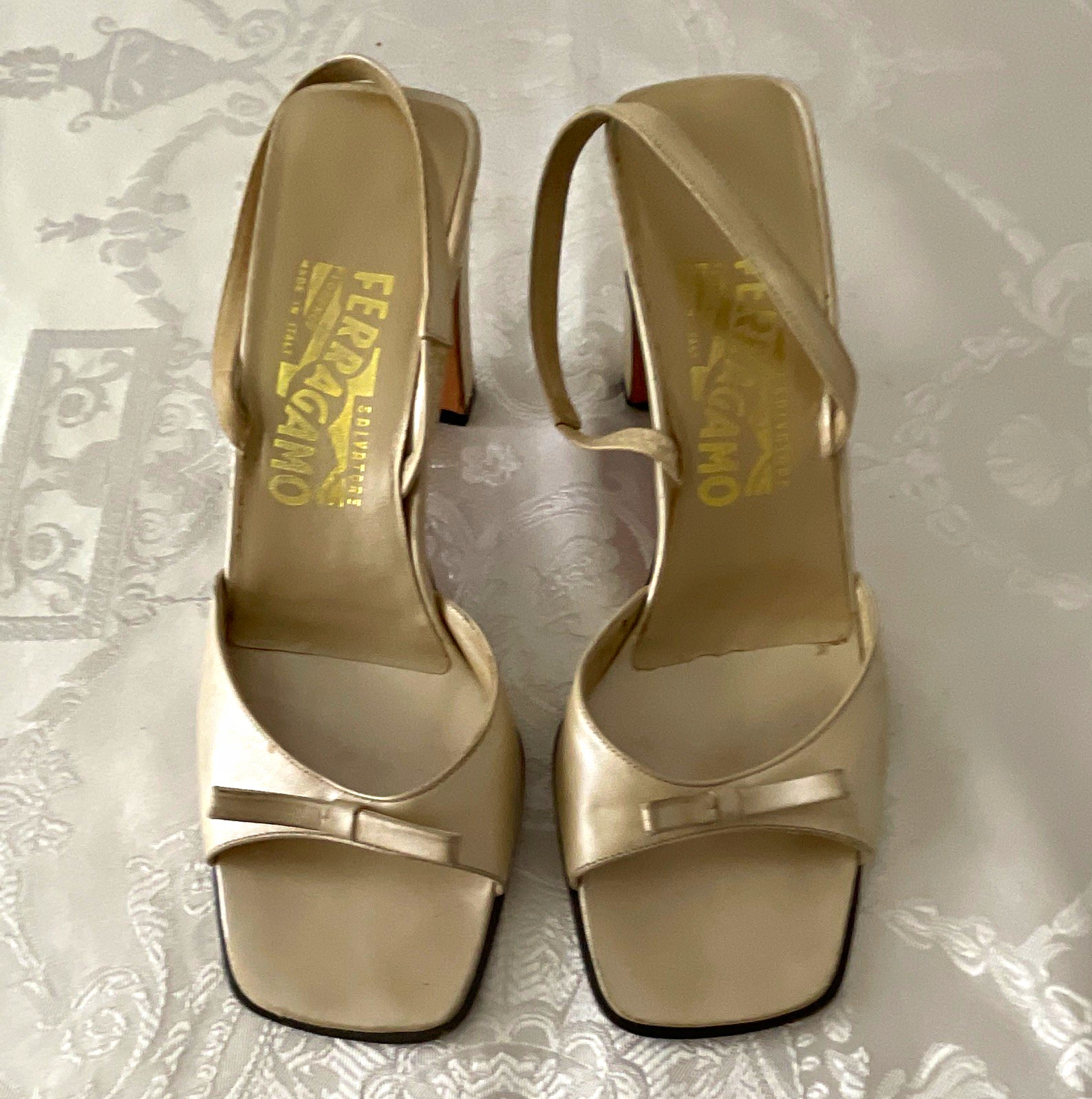 Salvatore Ferragamo Women’s Beige Leather Slingback Bow Square Toe 7B