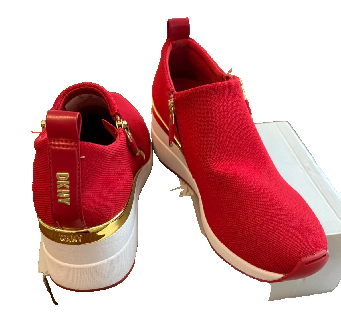 DKNY Red Gold Logo Zipper Knit Women’s Low Top Athletic Sneakers Sz 7 1/2