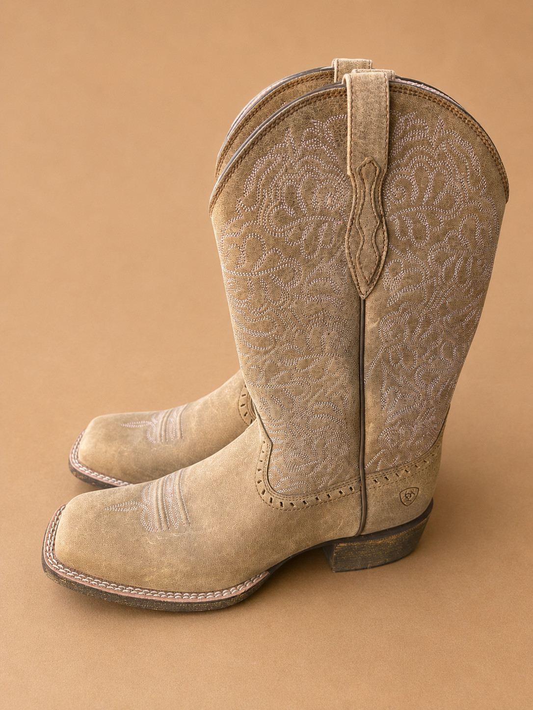Ariat Women’s Round Up Remuda Western Boots – Broad Square Toe 9.5C