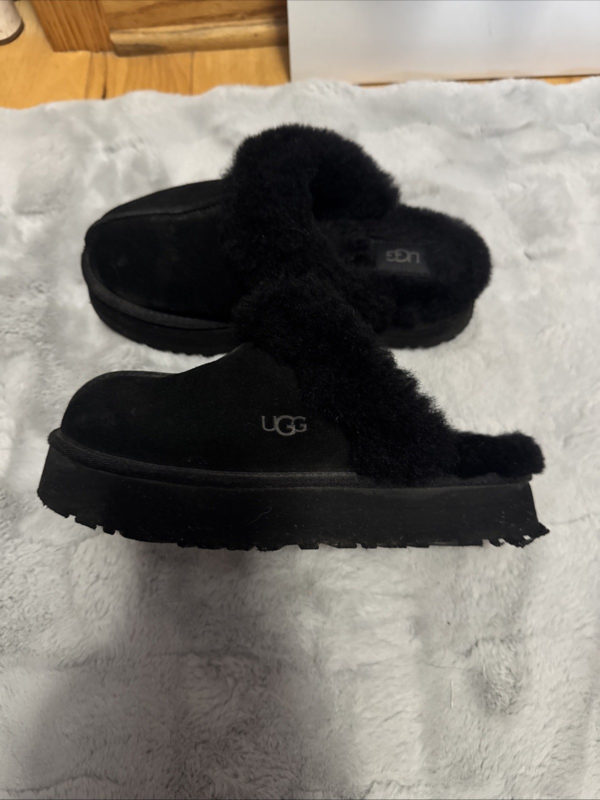 UGG Tazz Women Size 8 US Slippers – Black (7853918748826)