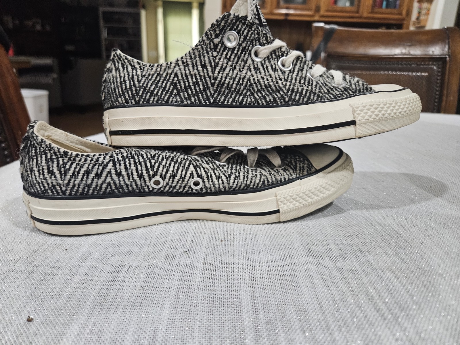 Converse All Stars Low Tops Womans Shoes Size 6 «Zebra»