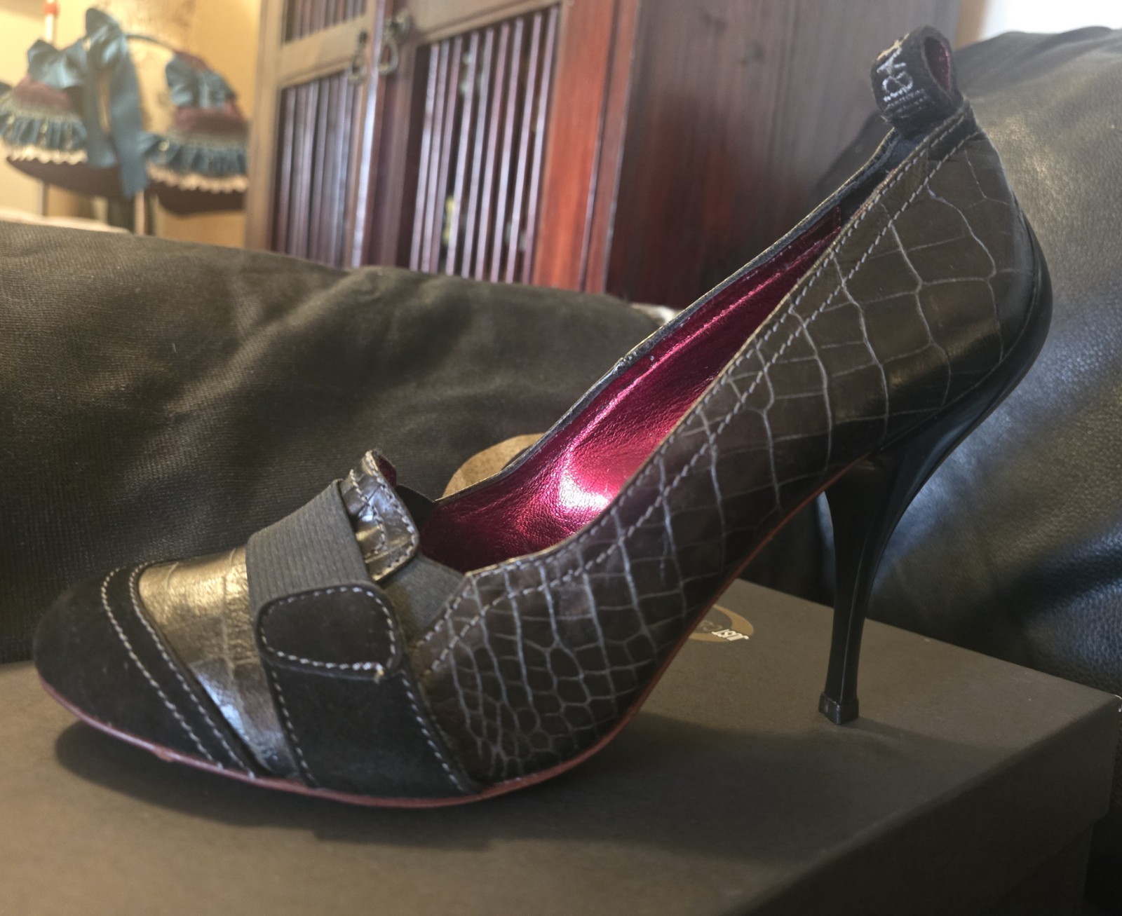 Roberto Cavalli «Just Cavalli» Black Croc Embossed Leather Pumps w/Suede Toe 39