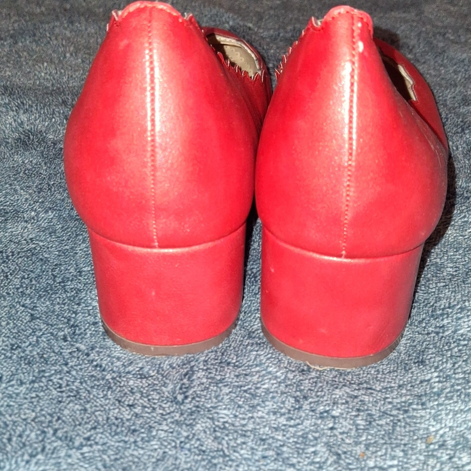 Journee Collection Red Scalloped Block Heel Pumps Round Toe Slip-On 9 Standard