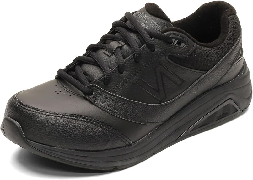 Women’s New Balance 928v3 Black/Black