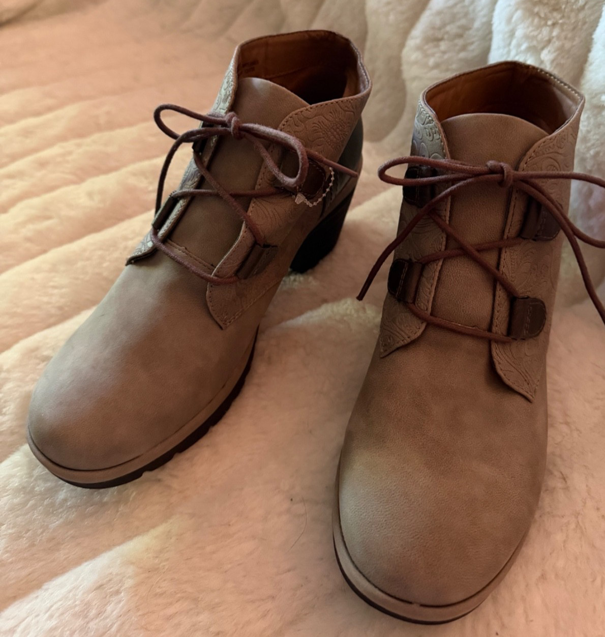 EURO SOFFT by SOFFT SIZE 9.5 Taupe Faux Leather Suede Lace Up Embossed Bootie