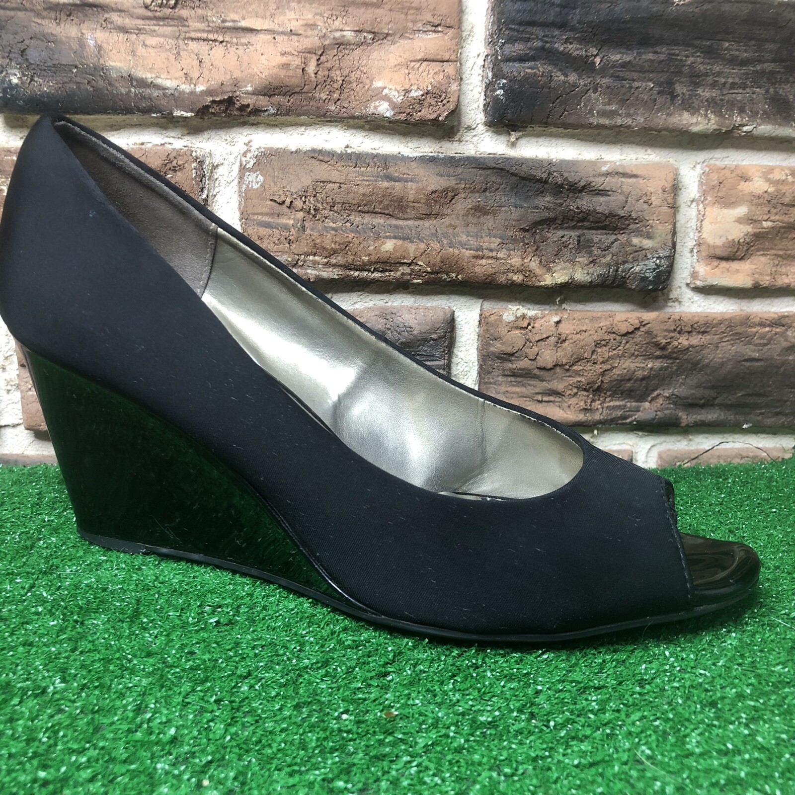 Bandolino Womens Tuff Love 2 Black Wedge Heels 9.5 Medium (B,M) BHFO 4311