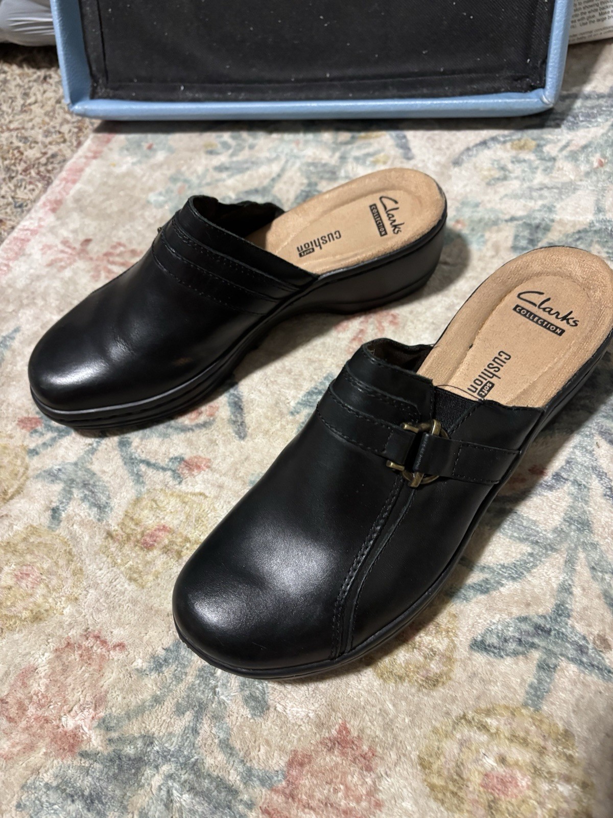 Clarks Collection Cushion Soft Women’s Black Leather Mule Clog 7M Low Heel