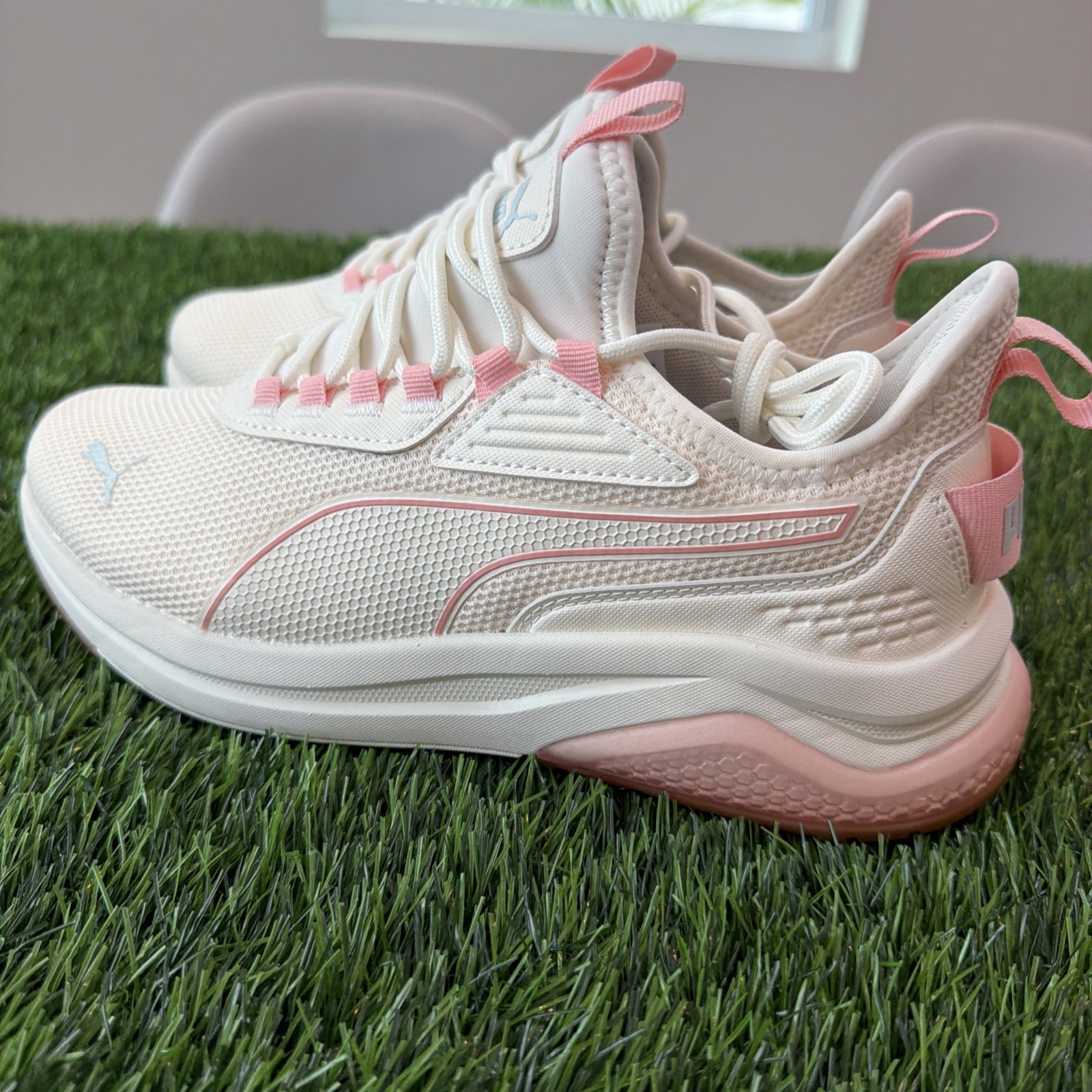 PUMA Amplifier Wide Lace Up Womens Off White Sneakers Shoes 39944717 Size 7.5