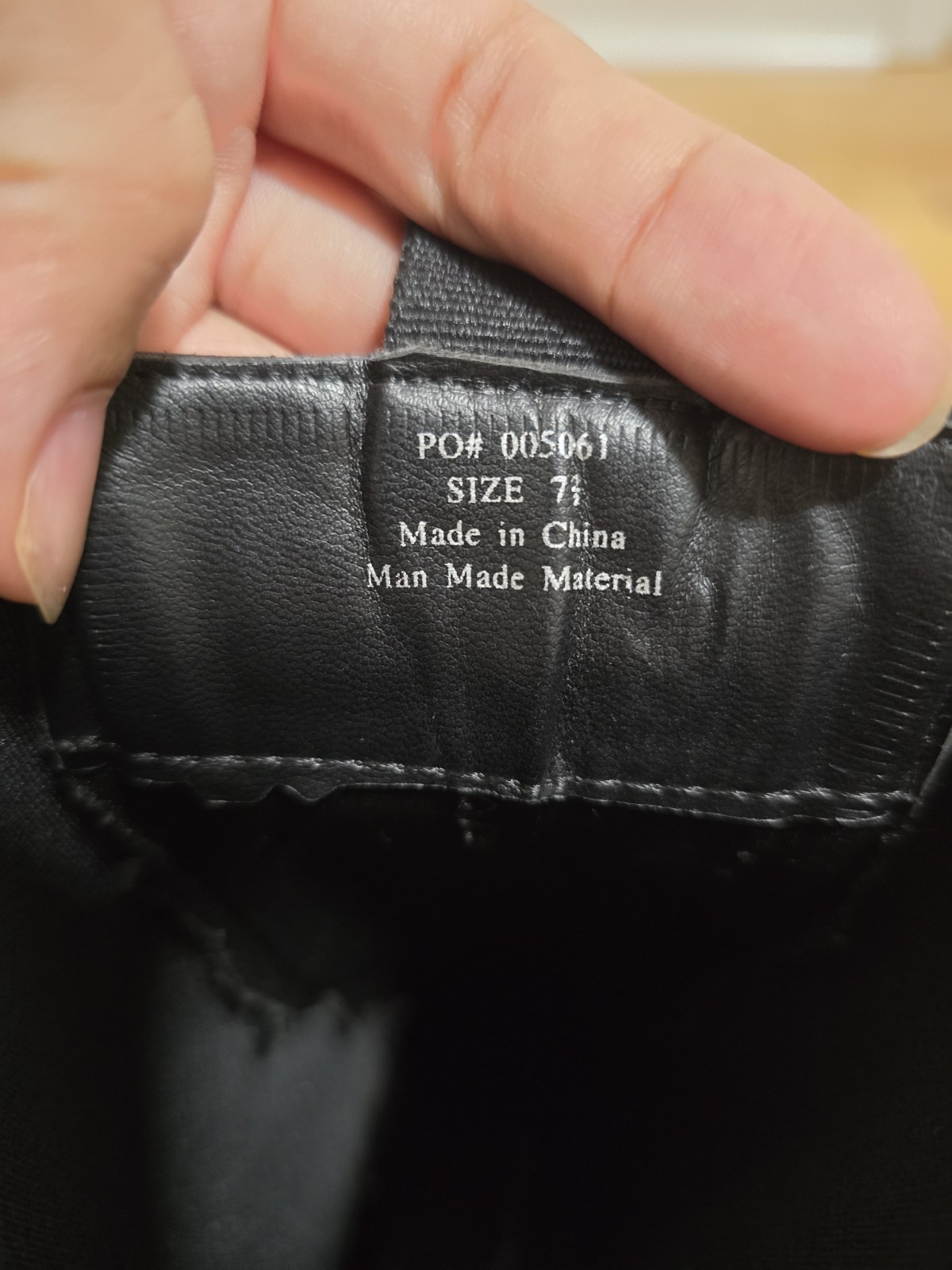Journee Collection Women’s Vista Lug Sole Chunky Black Chelsea Boots Size 7.5